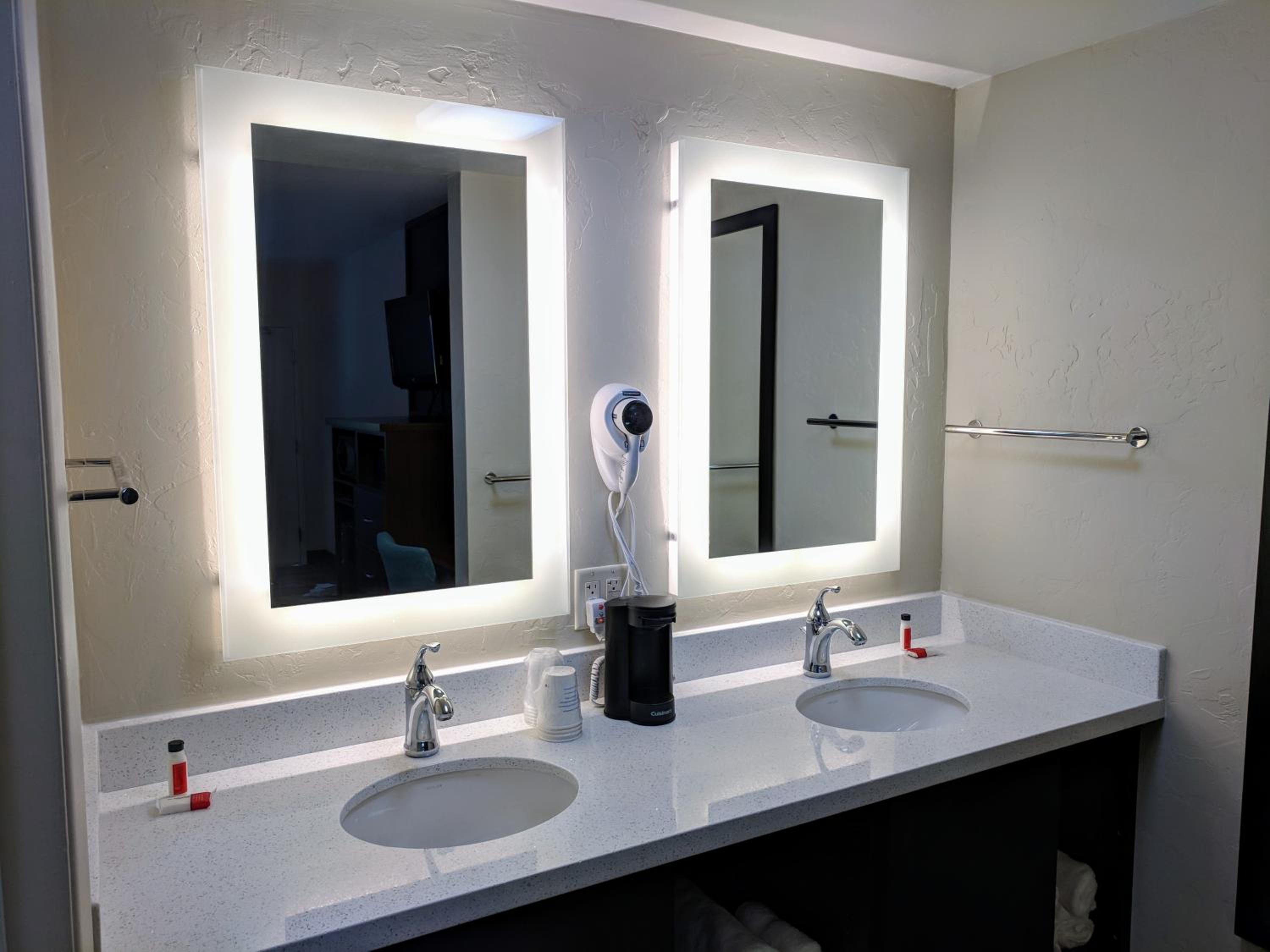 Prescott Vacations - Days Inn by Wyndham Prescott - Property Image 2