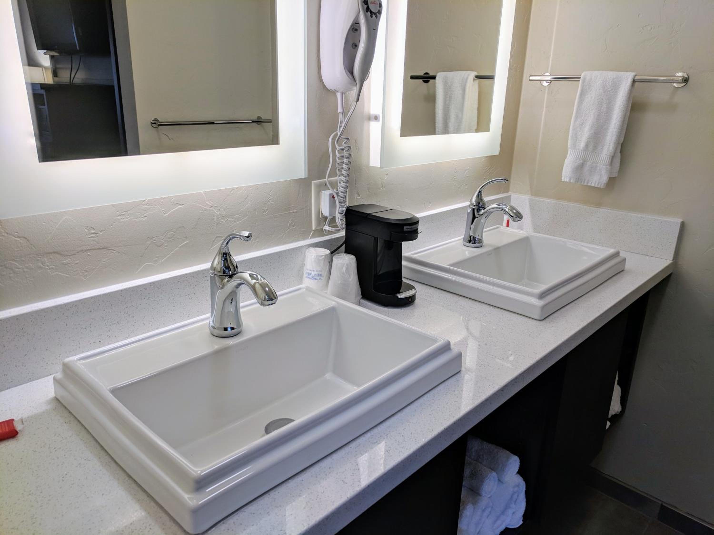 Prescott Vacations - Days Inn by Wyndham Prescott - Property Image 3