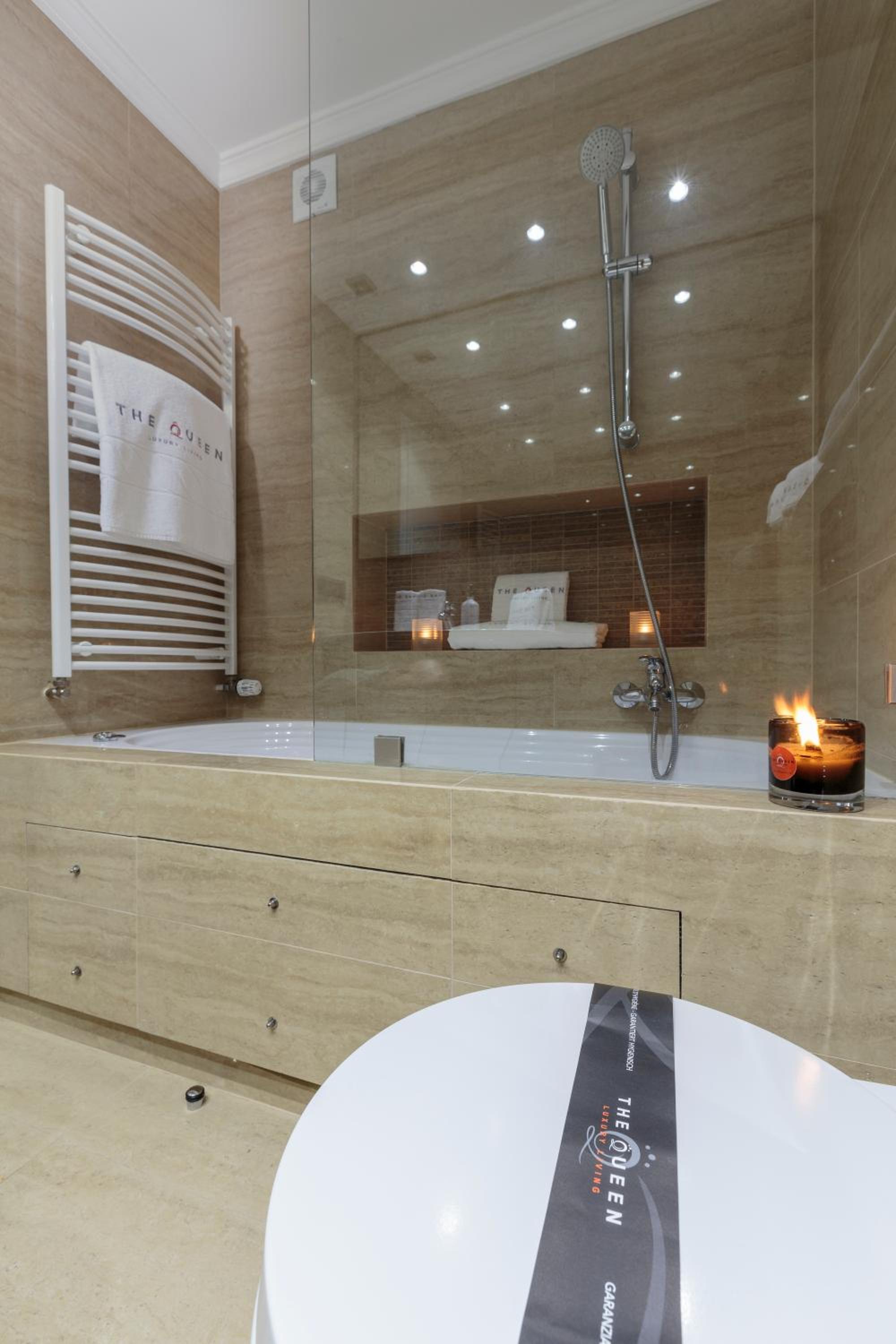 The Queen Luxury Apartments - Villa Vinicia