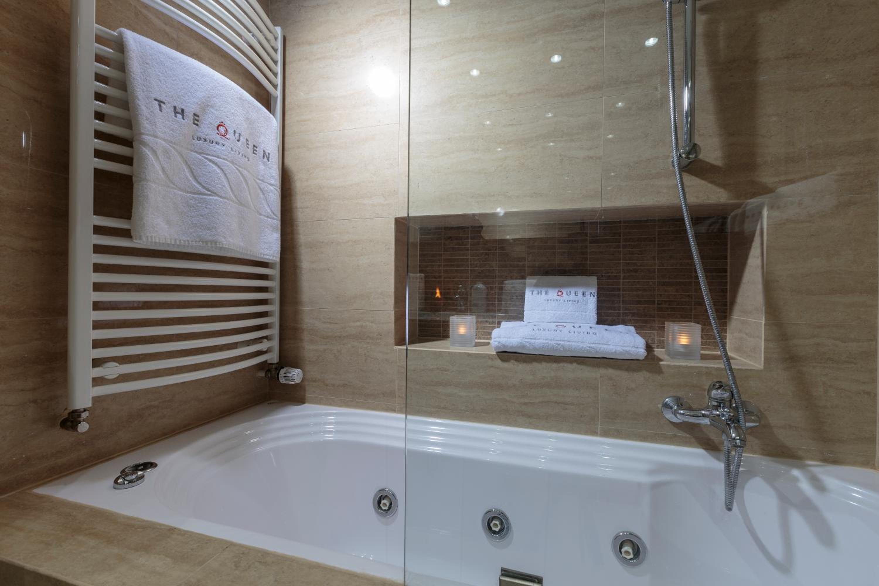 The Queen Luxury Apartments - Villa Vinicia