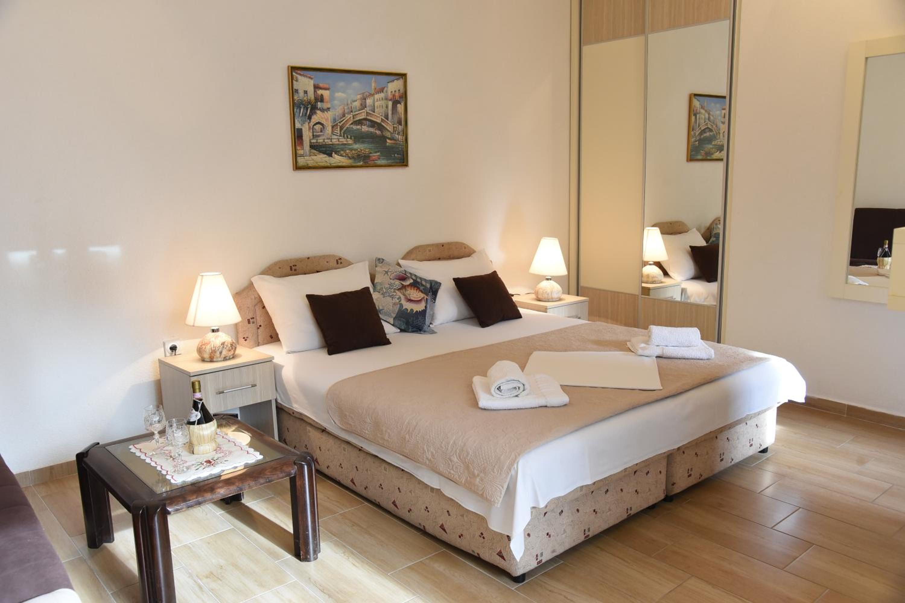 Apartments & Rooms Jelka view 3