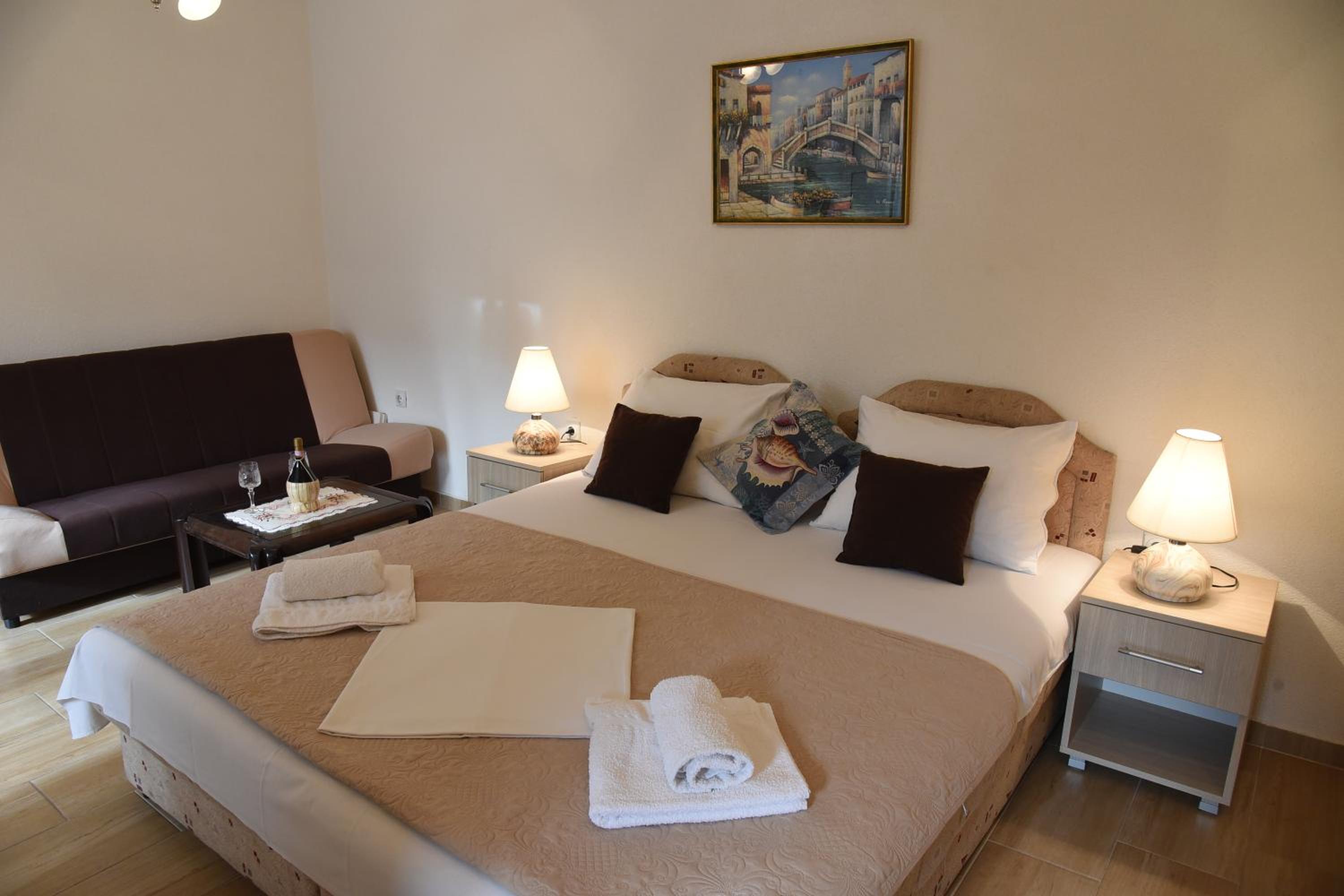 Apartments & Rooms Jelka view 2