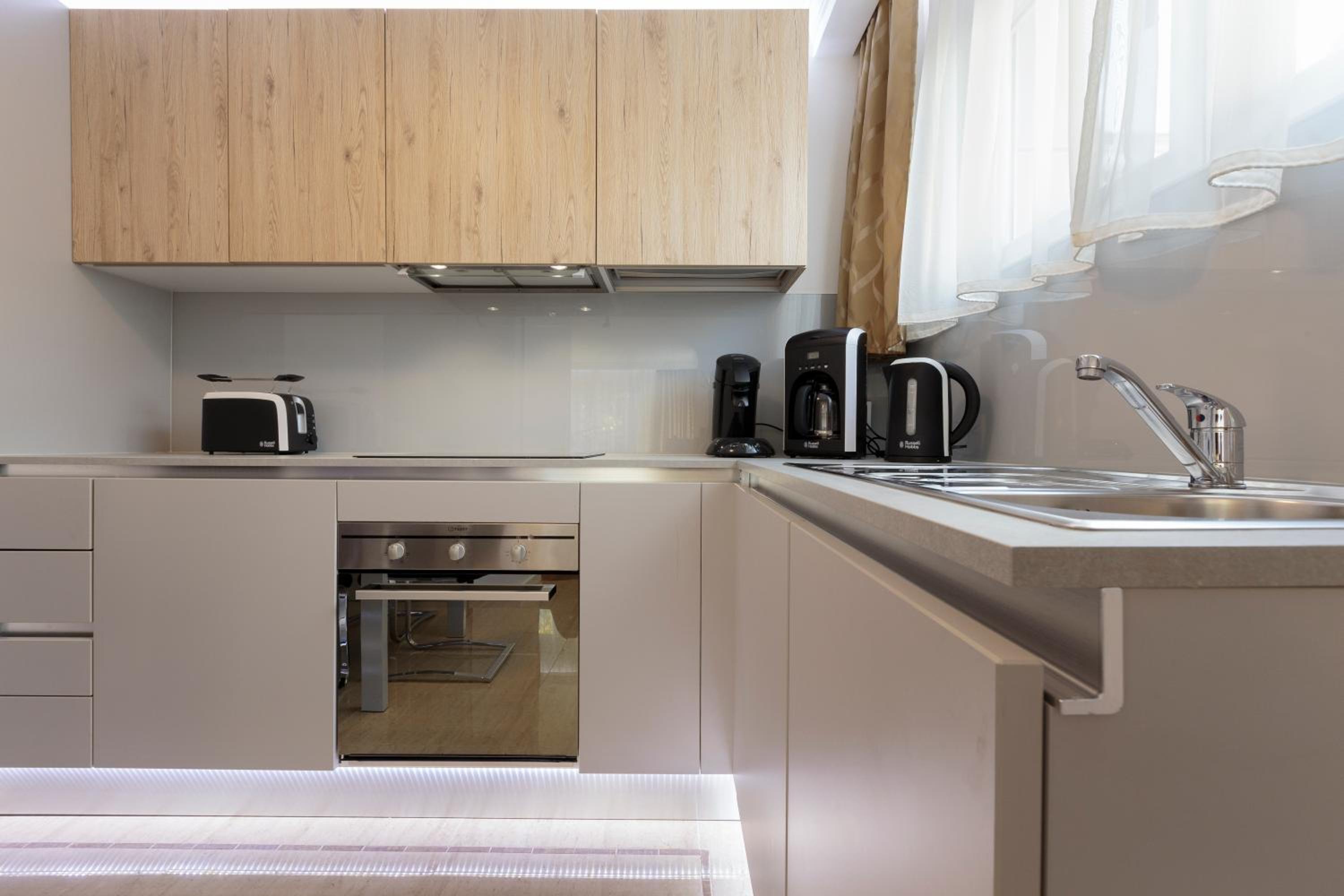 The Queen Luxury Apartments - Villa Vinicia