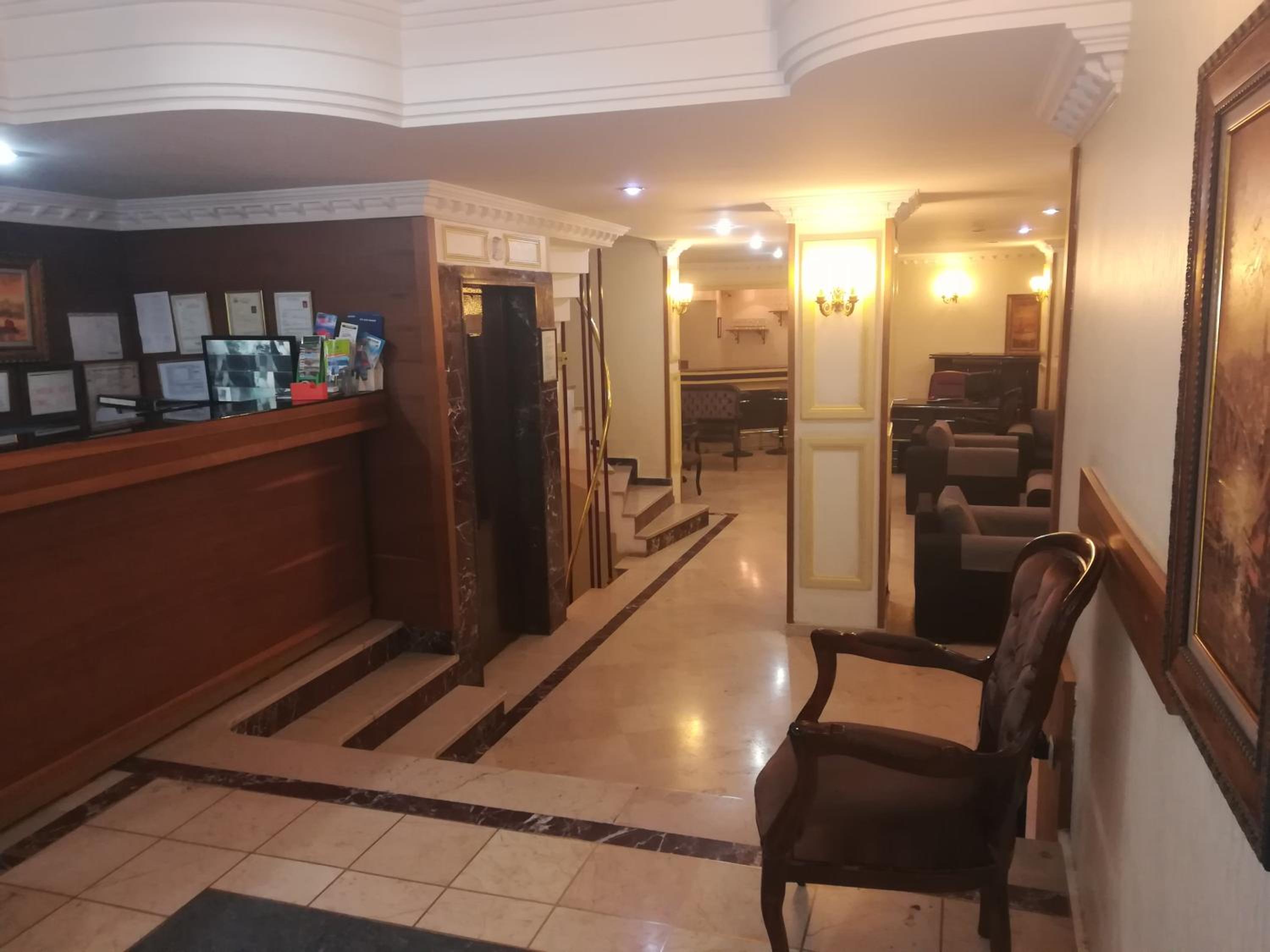 Lyon Hotel İstanbul - Image 10