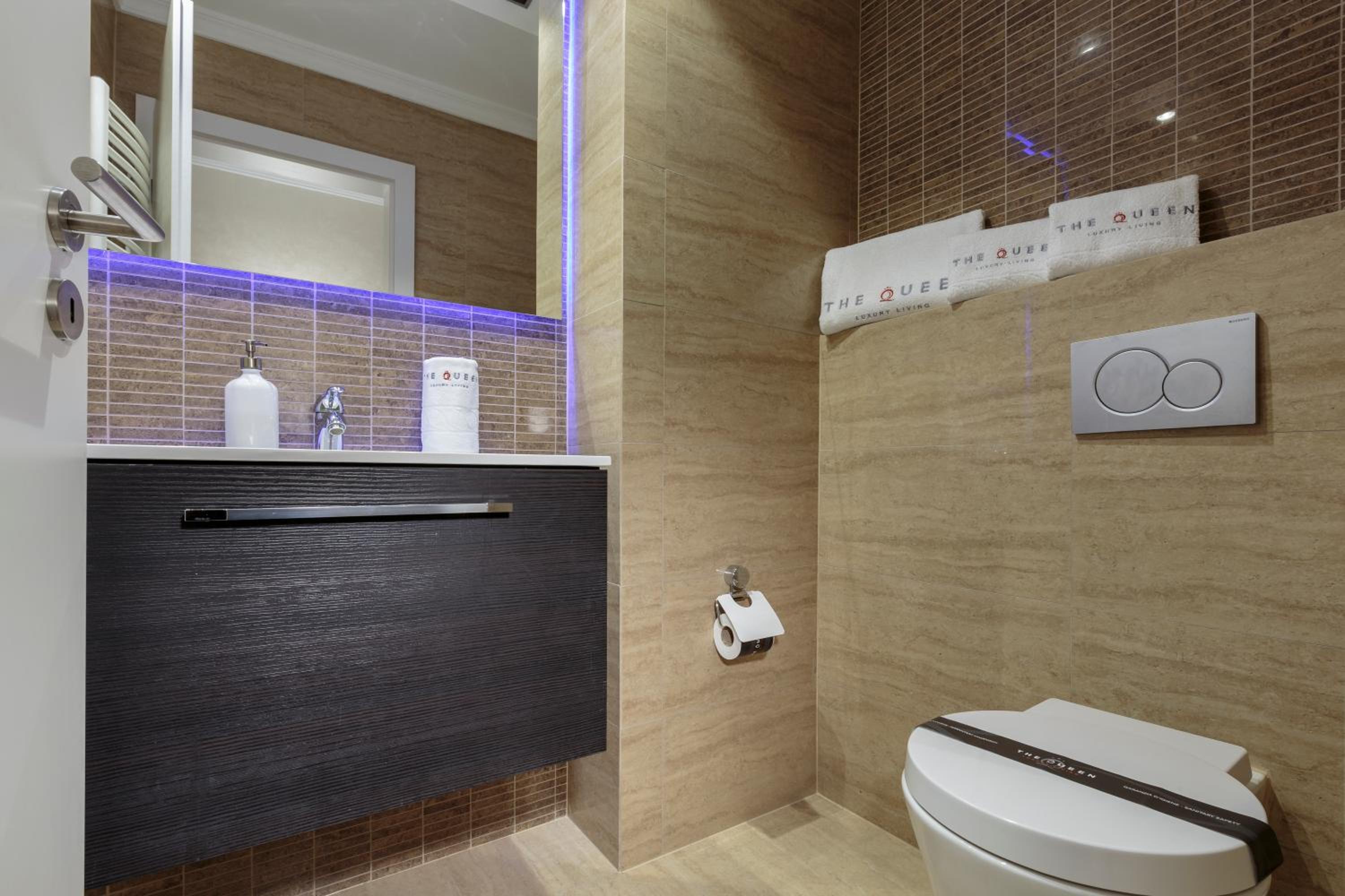 The Queen Luxury Apartments - Villa Vinicia