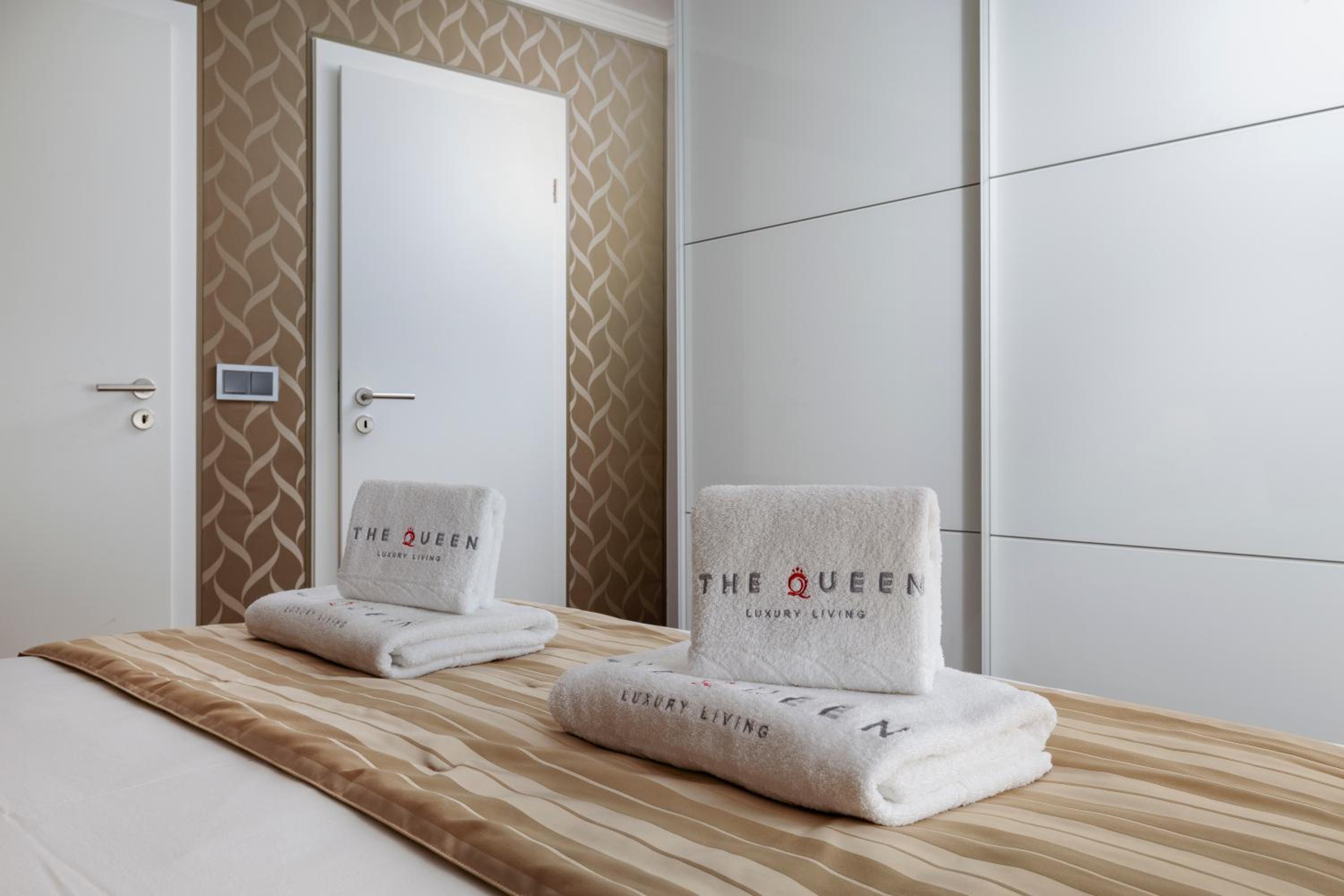 The Queen Luxury Apartments - Villa Vinicia