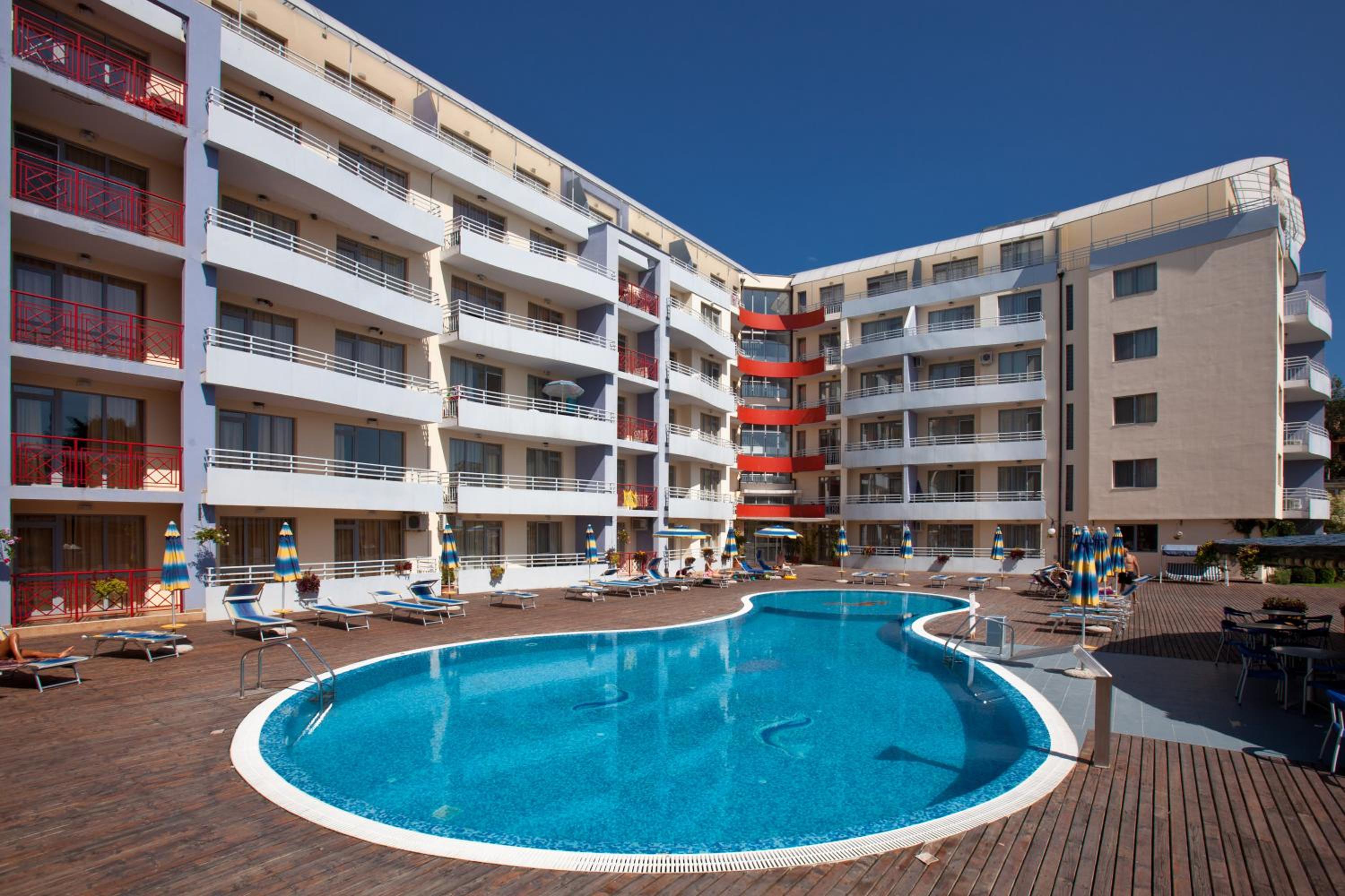 Bratanov Central Plaza apartments