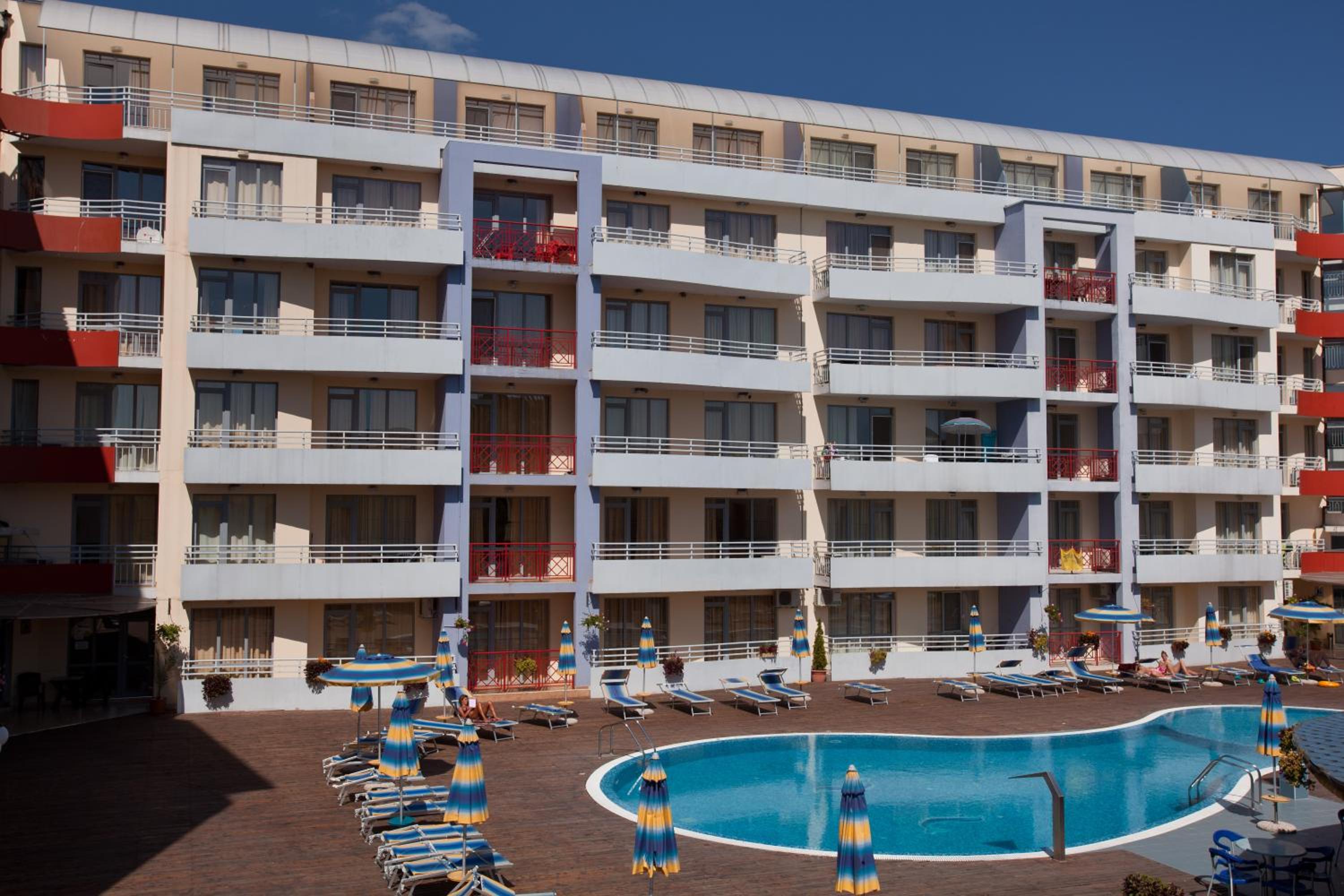 Bratanov Central Plaza apartments
