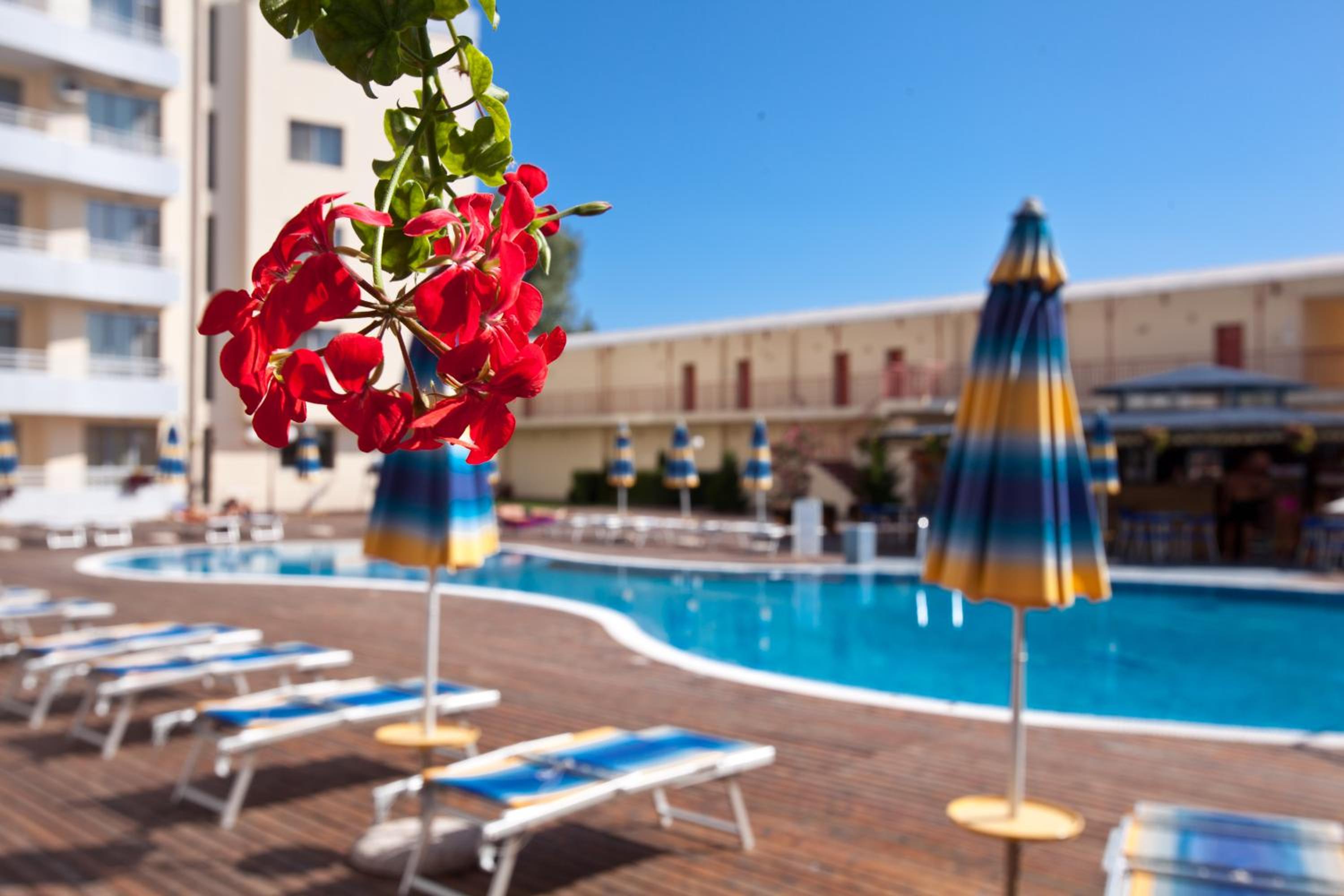 Bratanov Central Plaza apartments