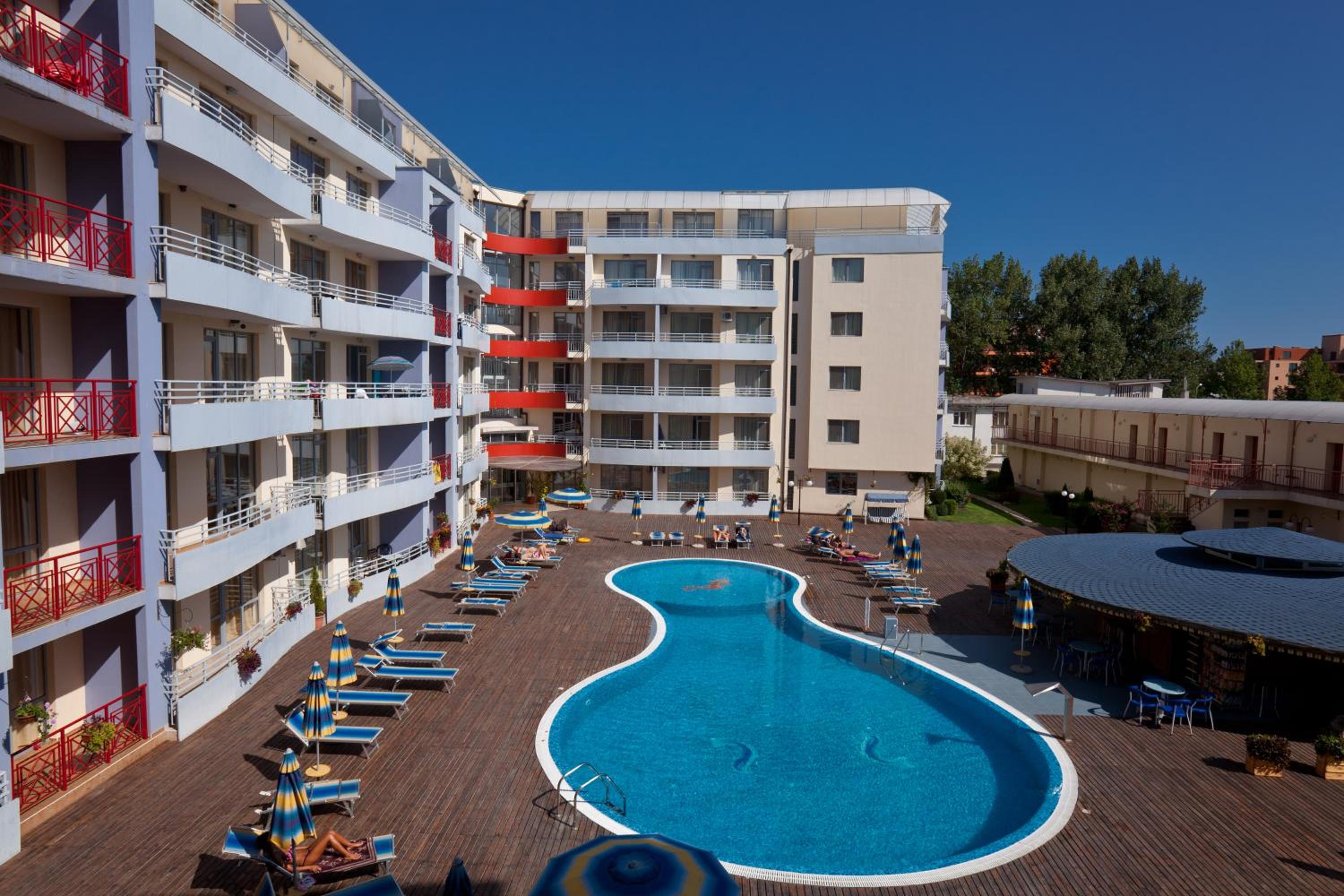 Bratanov Central Plaza apartments