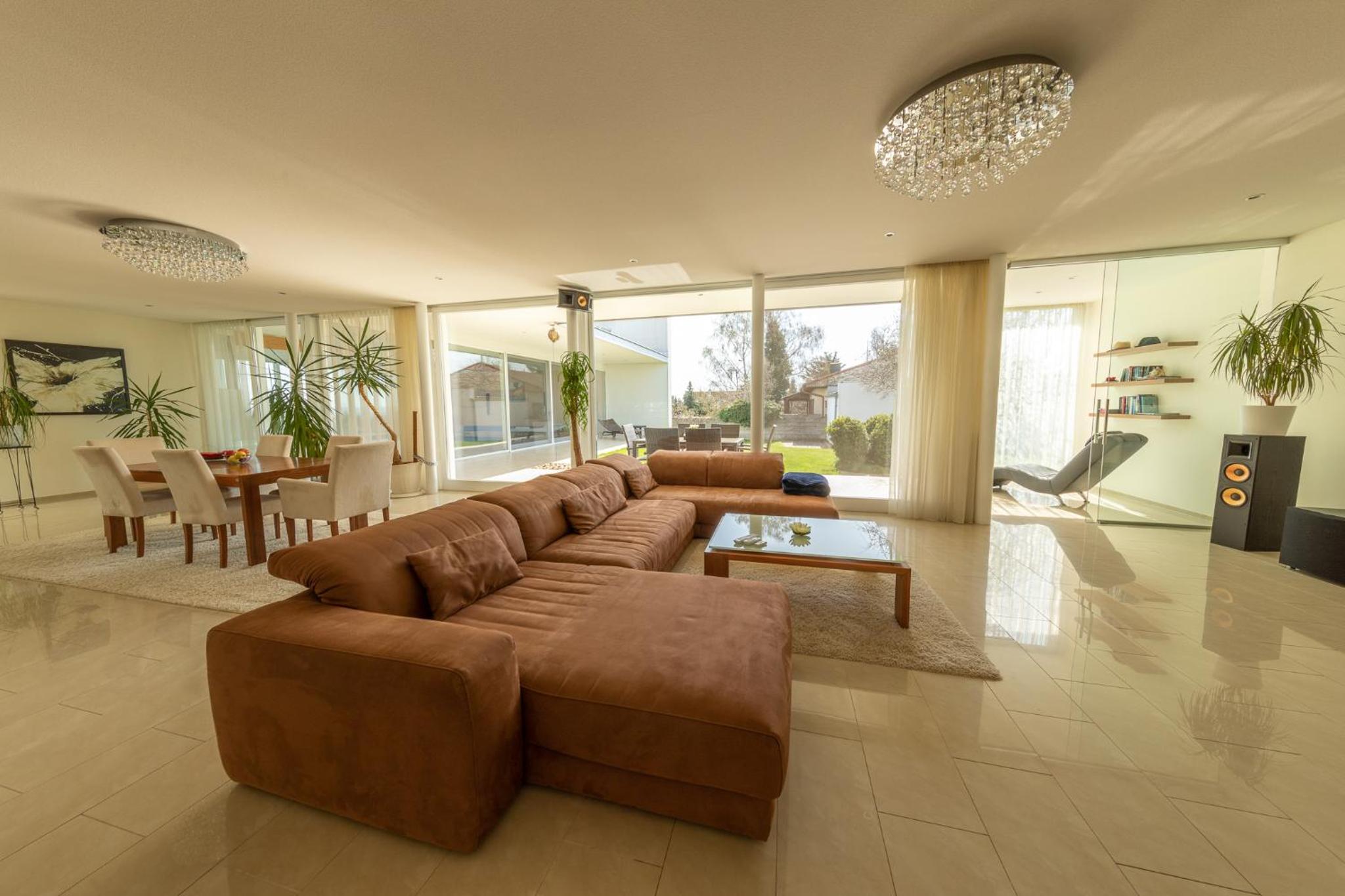 Country Lake Villa
