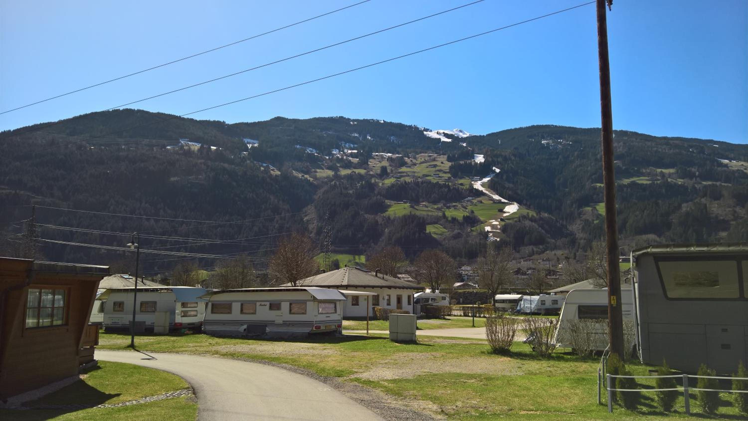 Mountainview Lodge - Chalet im Zillertal direkt am 5 Sterne Campingplatz Aufenfeld mit Hallenbad und Sauna
