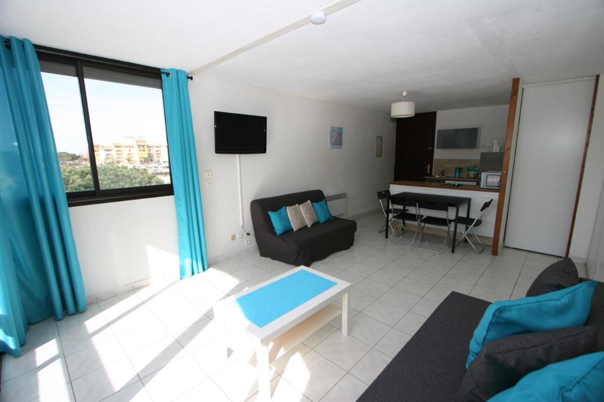 Front de Mer view 2