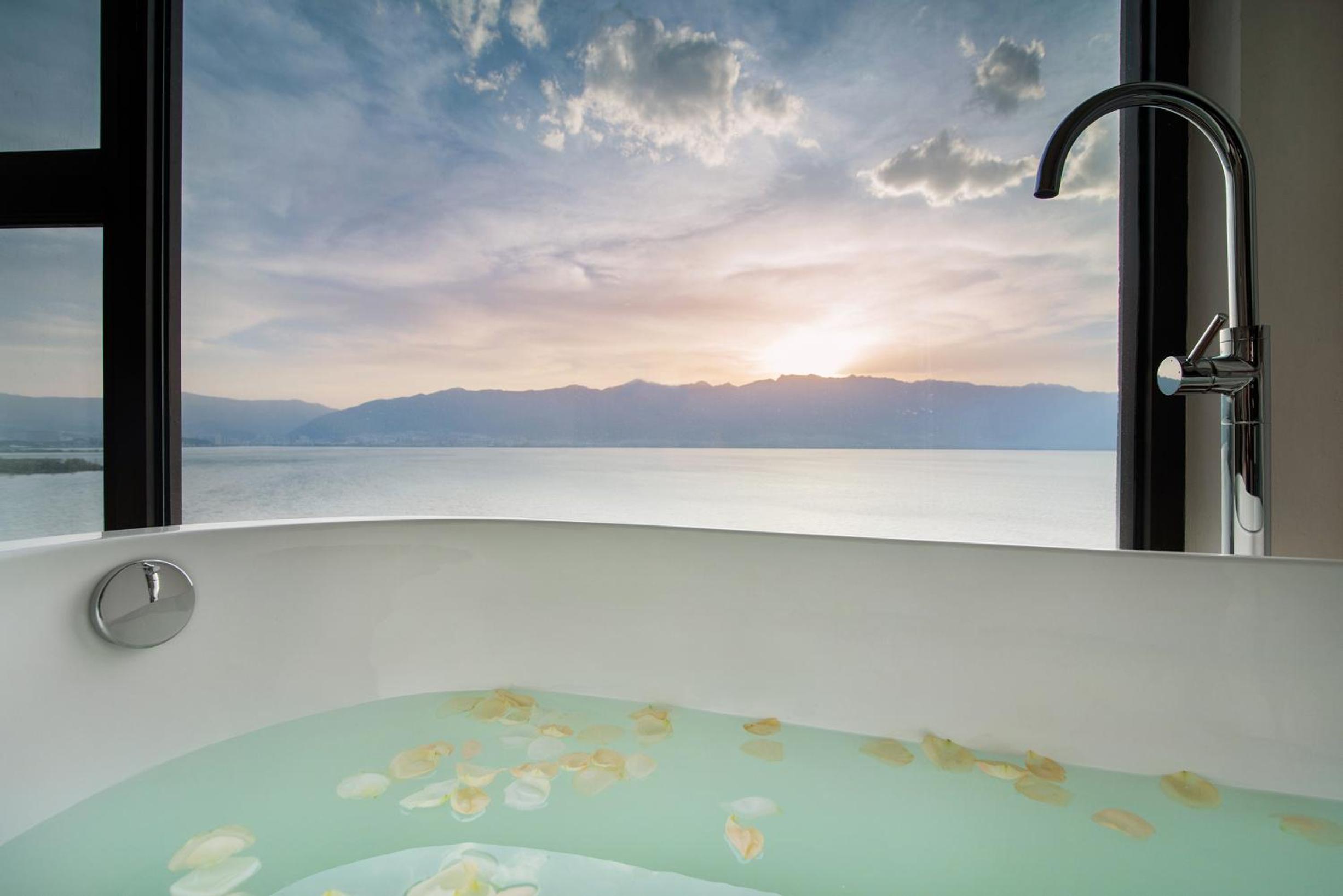 大理远山青Stone Hill悬崖海景民宿 Dali Verdant Whisper-Stone Hill Seaview Inn