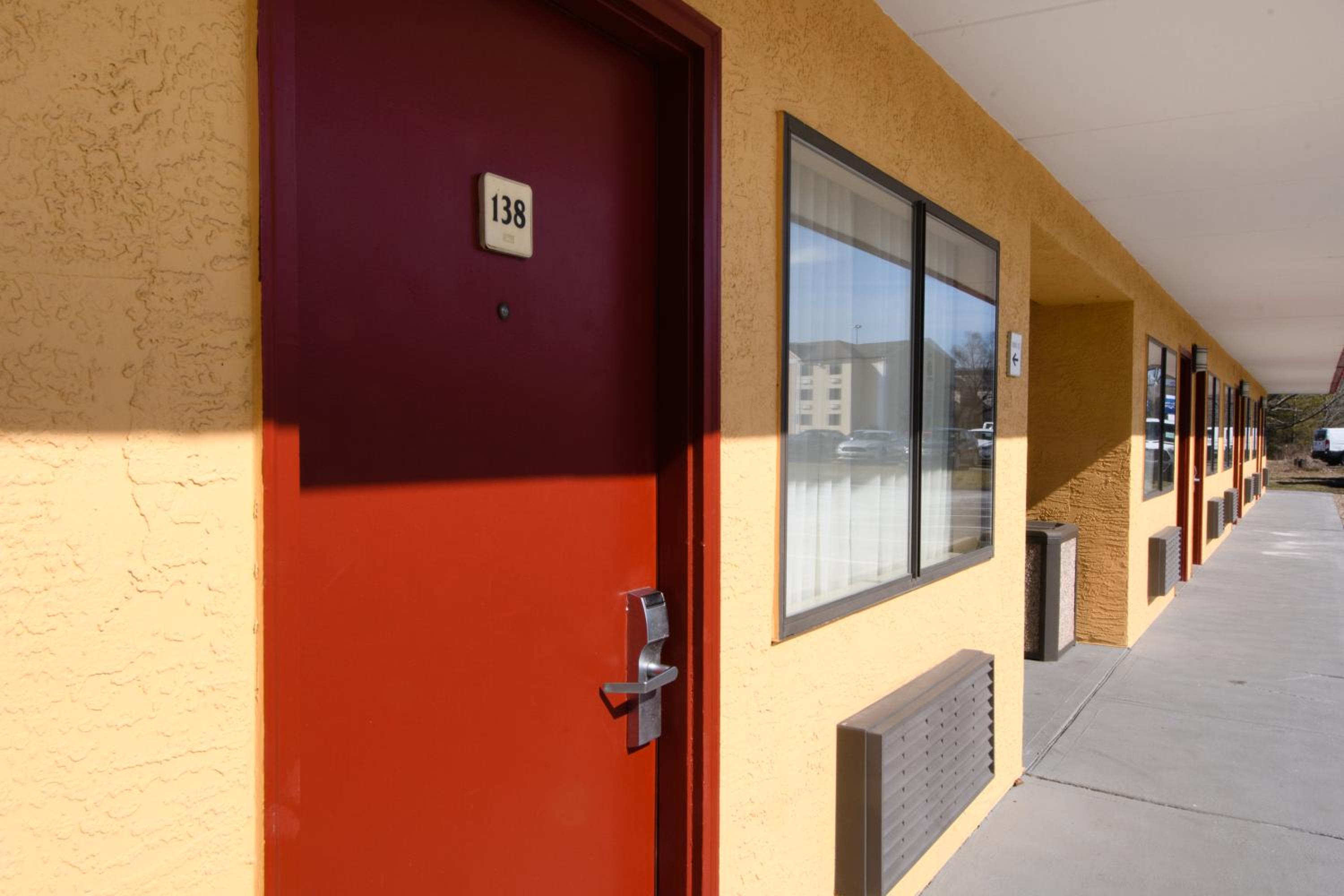 Days Inn by Wyndham Pittsburgh-Harmarville - Property Image 8