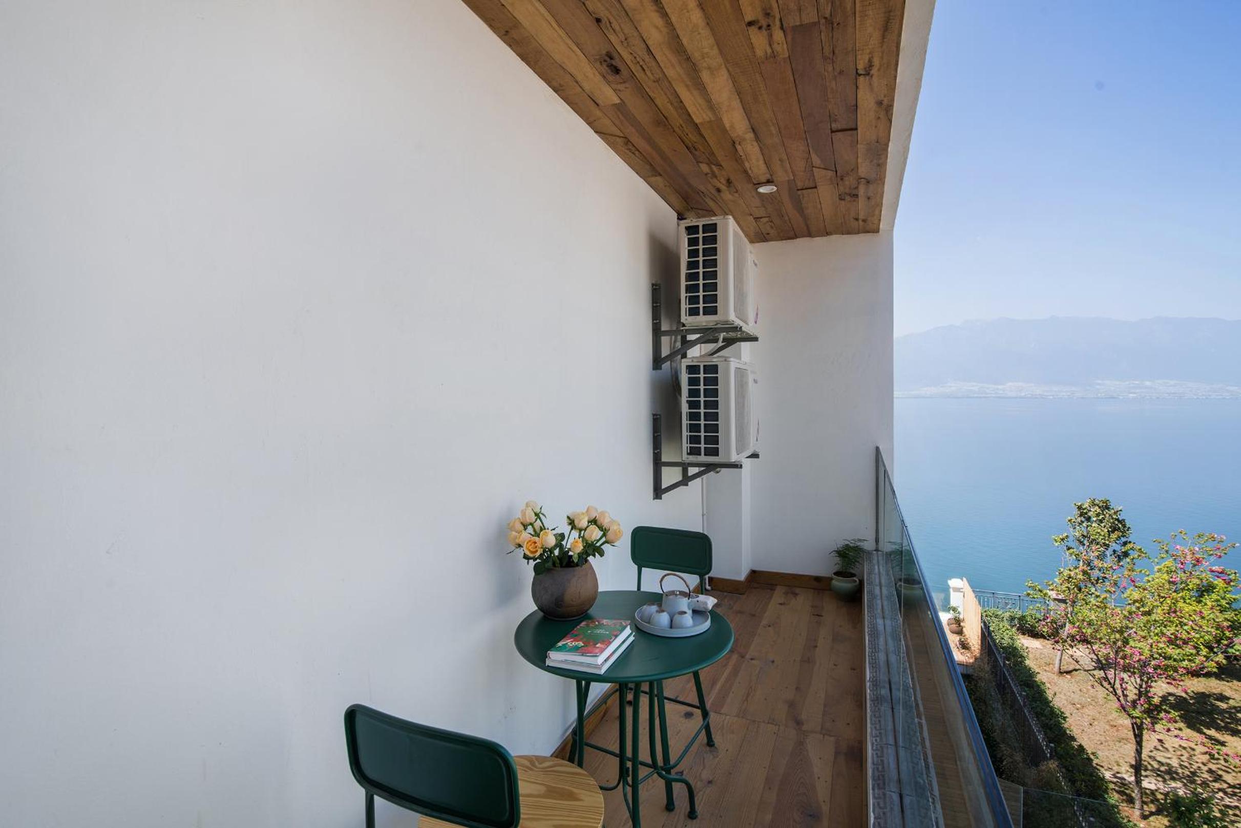 大理远山青Stone Hill悬崖海景民宿 Dali Verdant Whisper-Stone Hill Seaview Inn