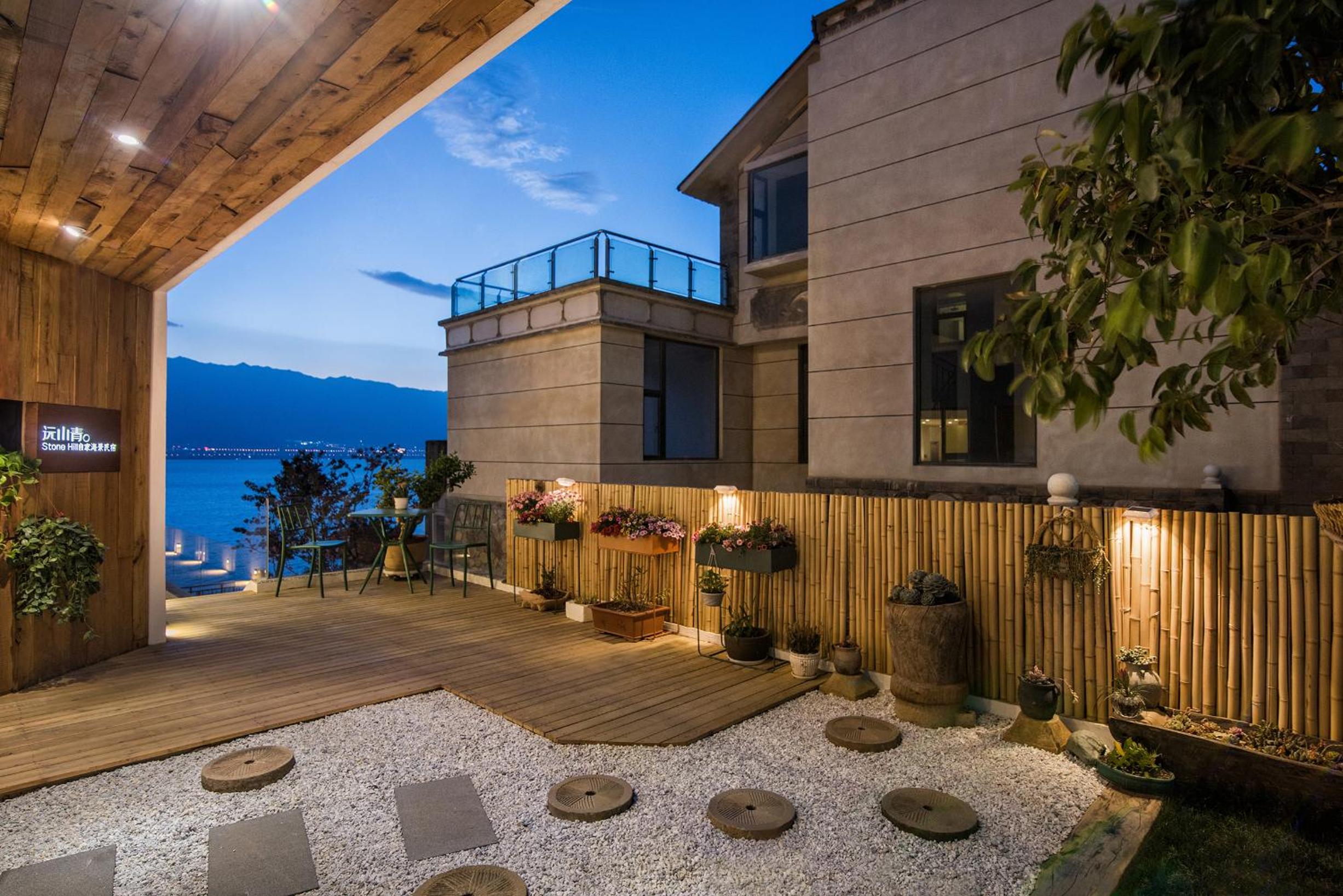 大理远山青Stone Hill悬崖海景民宿 Dali Verdant Whisper-Stone Hill Seaview Inn