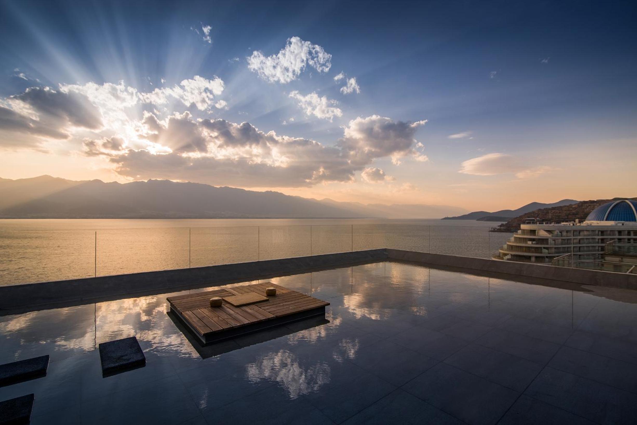 大理远山青Stone Hill悬崖海景民宿 Dali Verdant Whisper-Stone Hill Seaview Inn