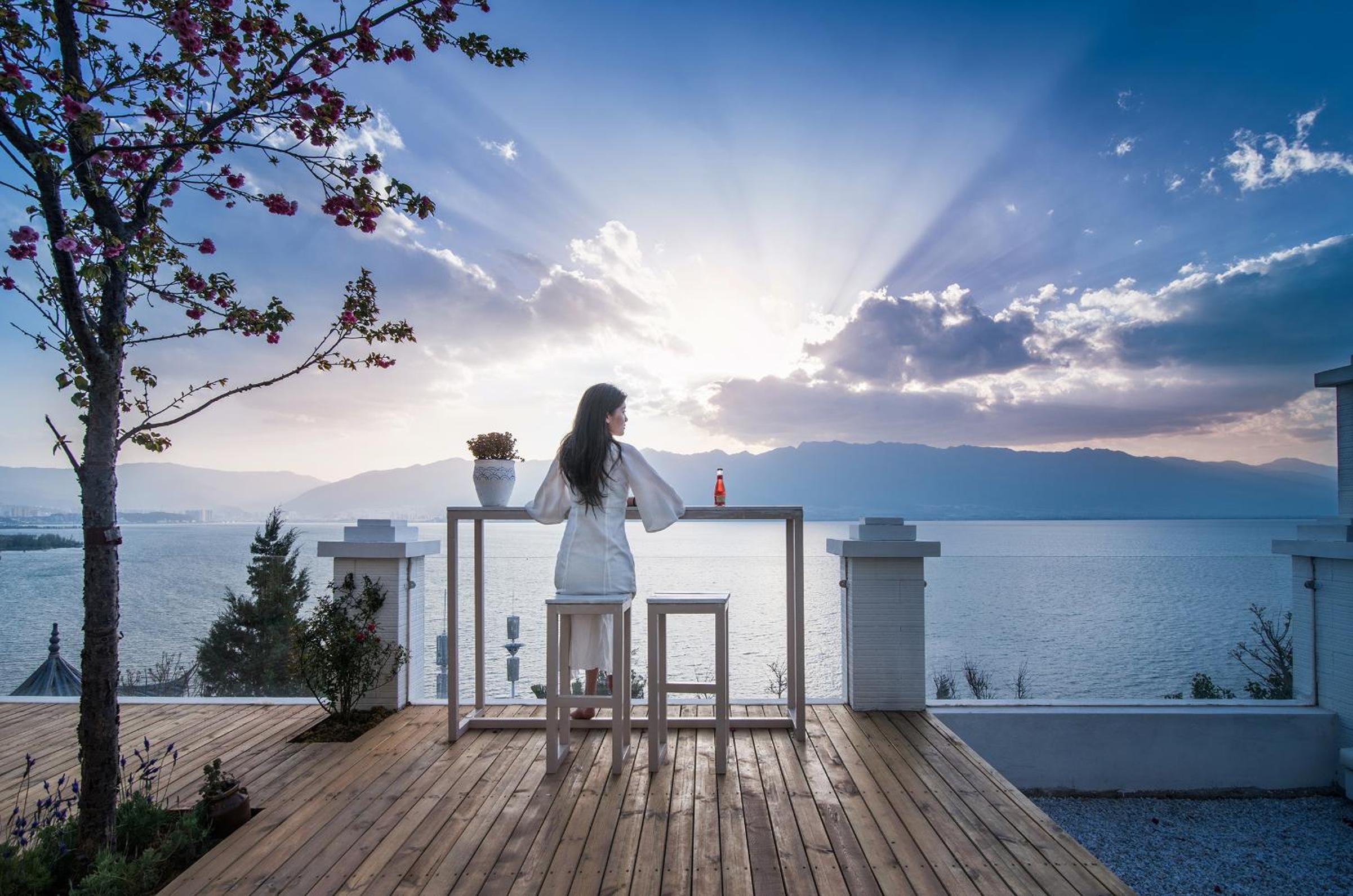大理远山青Stone Hill悬崖海景民宿 Dali Verdant Whisper-Stone Hill Seaview Inn