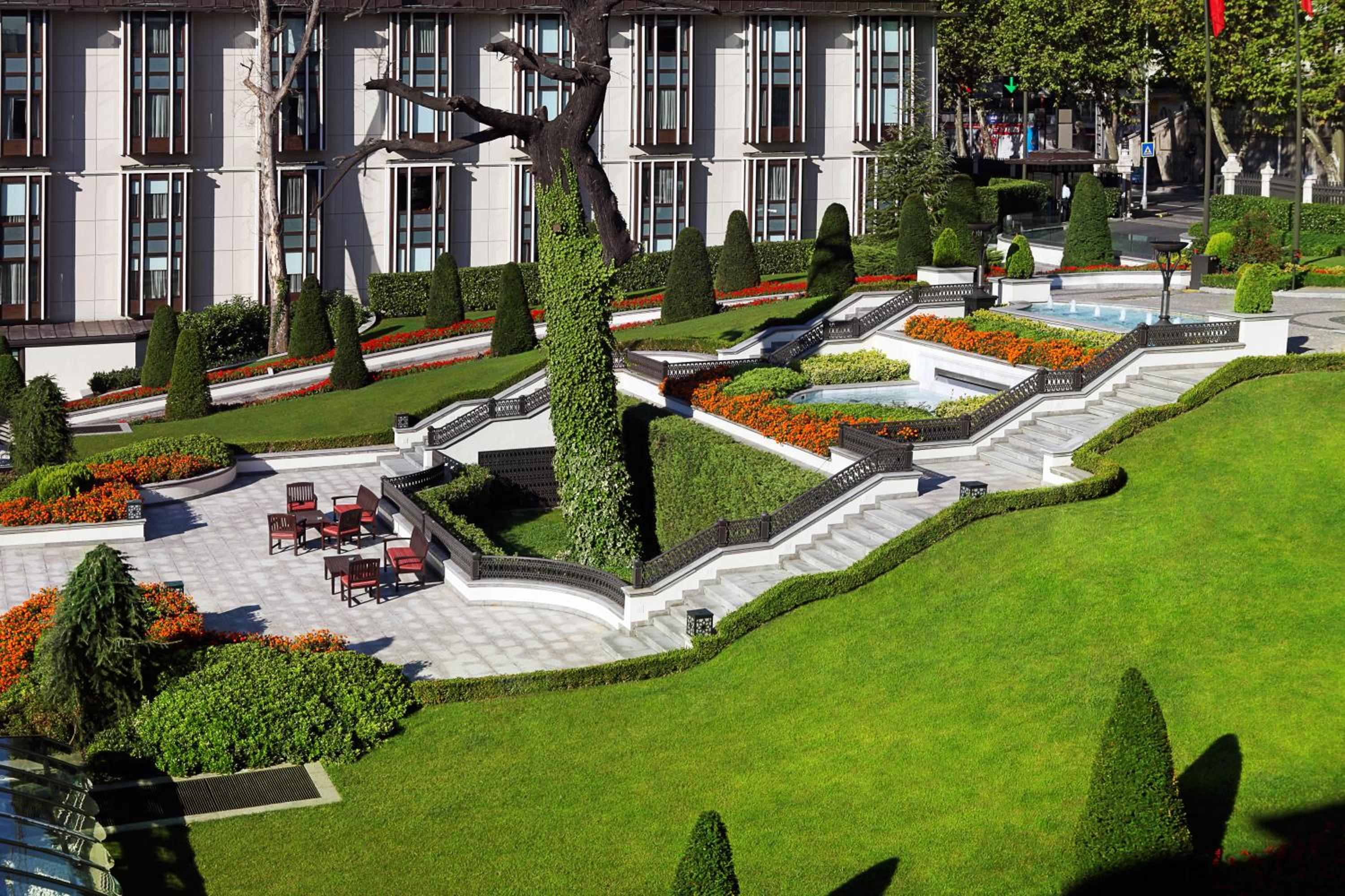 Four Seasons Hotel Istanbul at the Bosphorus - Image 11