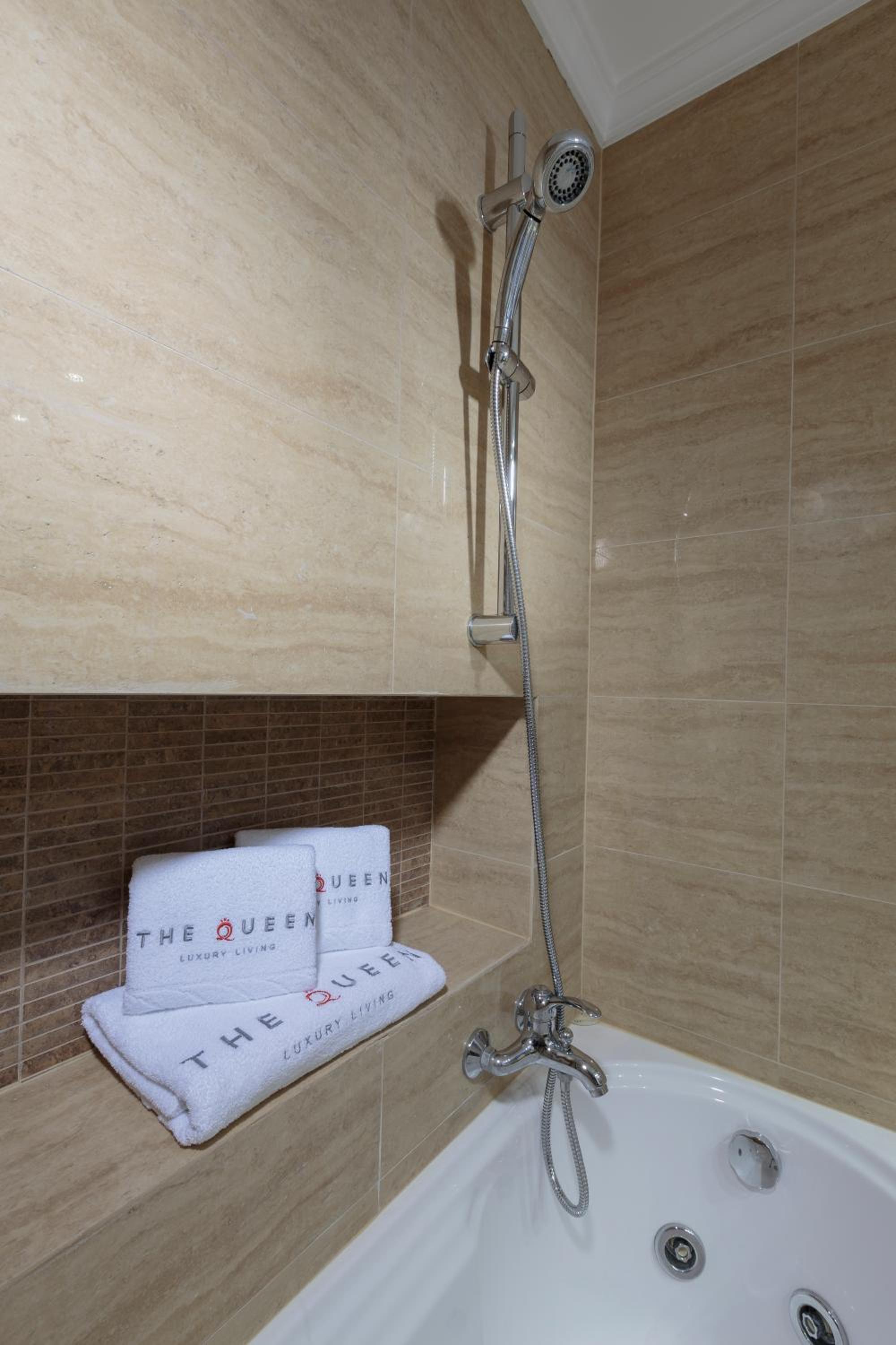 The Queen Luxury Apartments - Villa Vinicia