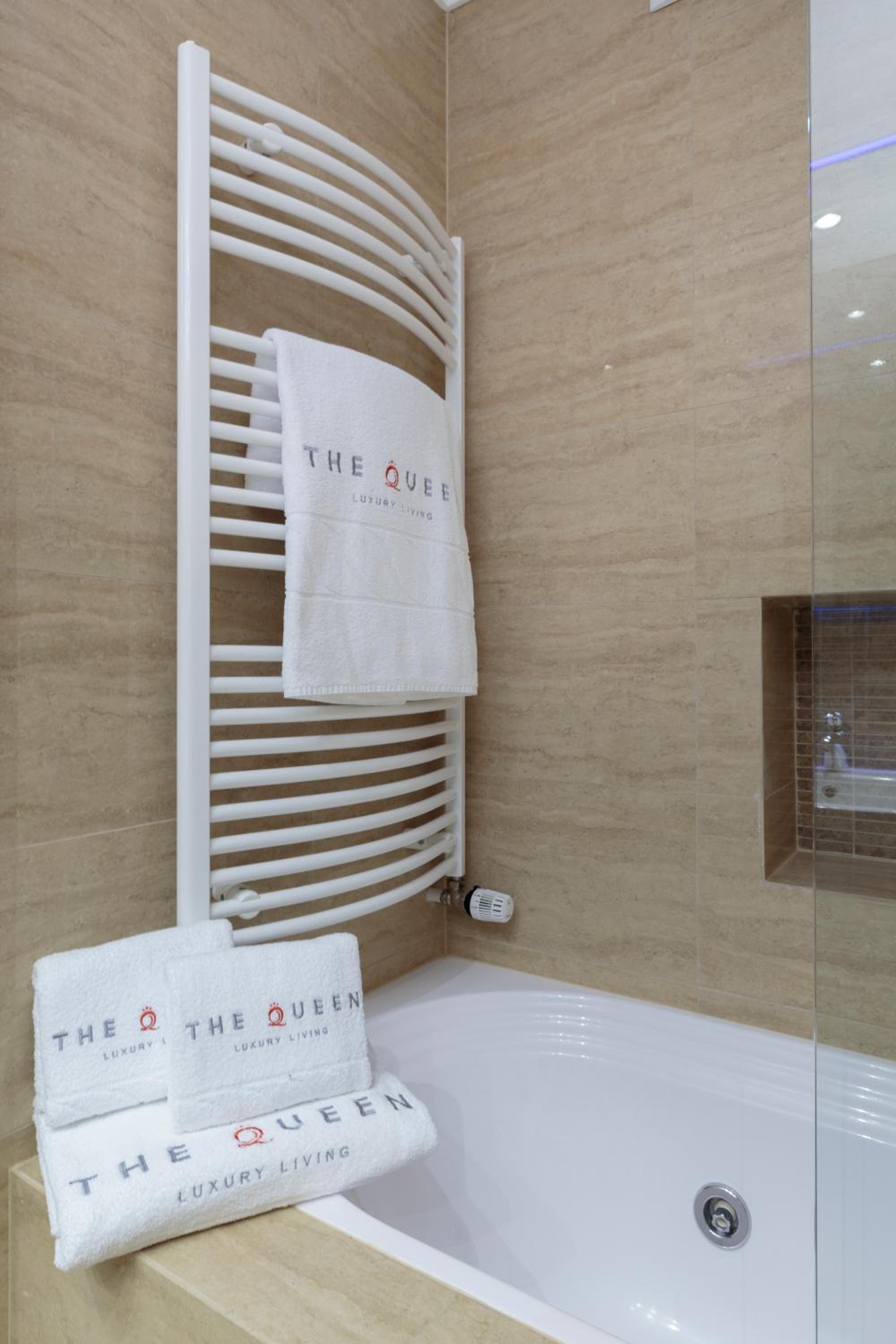 The Queen Luxury Apartments - Villa Vinicia