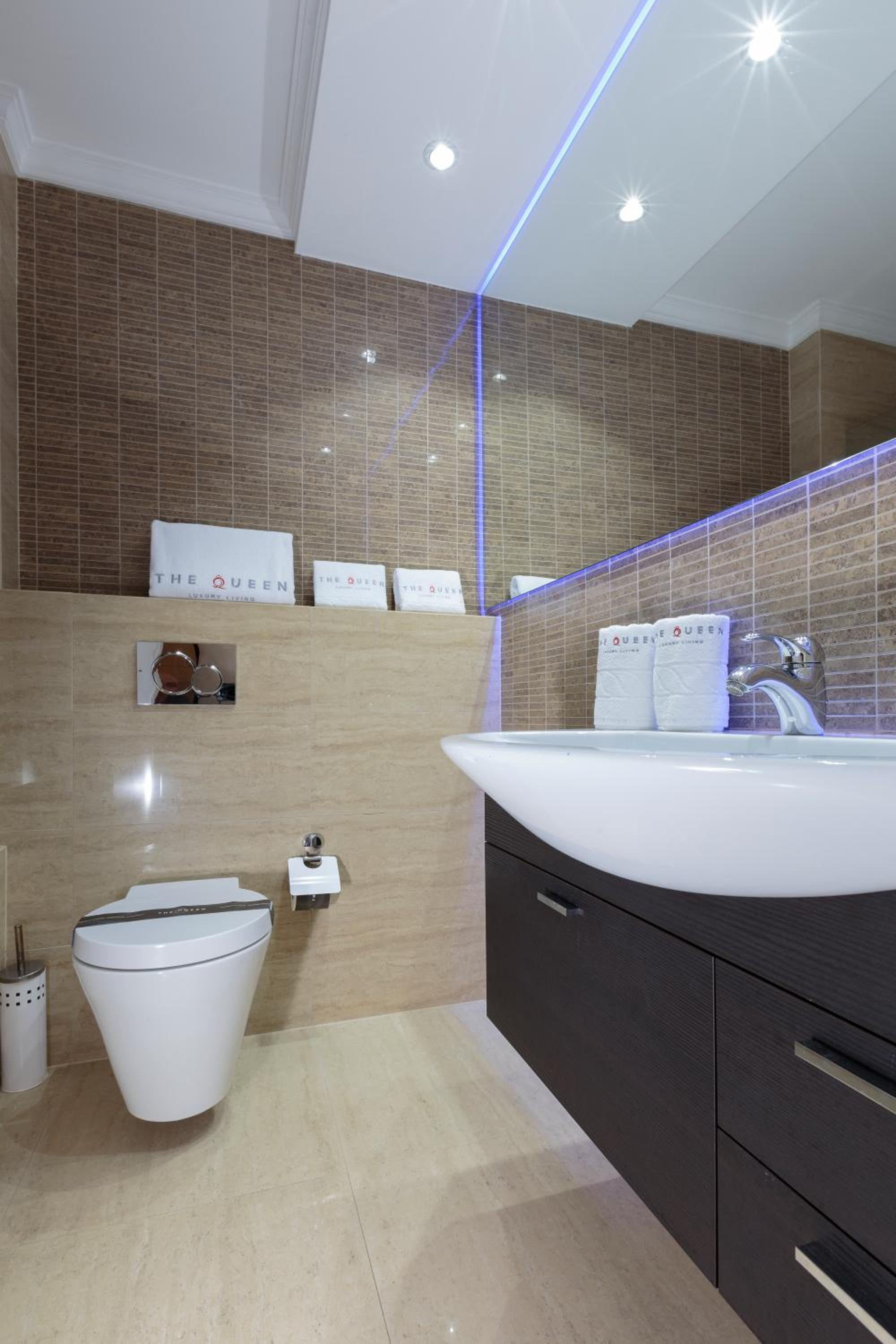 The Queen Luxury Apartments - Villa Vinicia