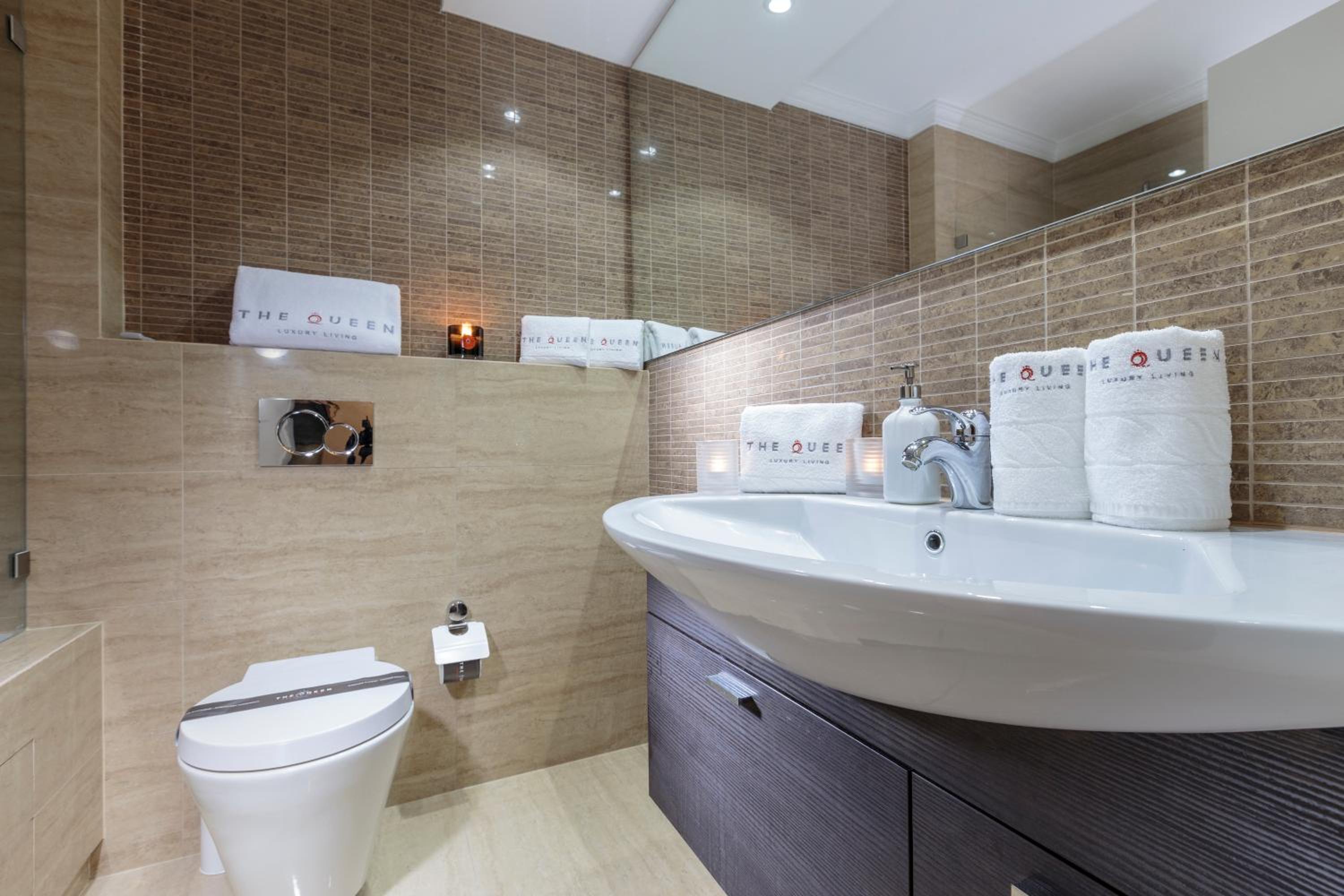The Queen Luxury Apartments - Villa Vinicia