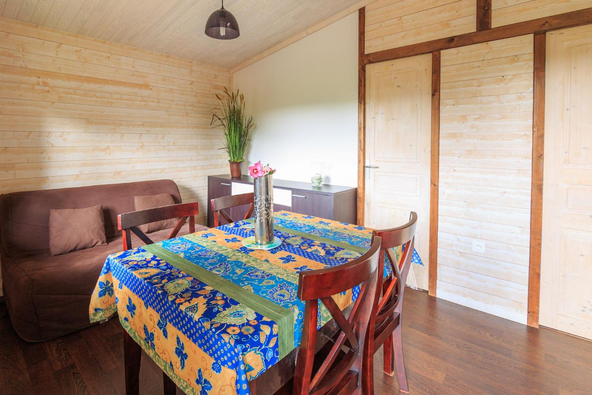 Les Chalets de Pierretoun view 3