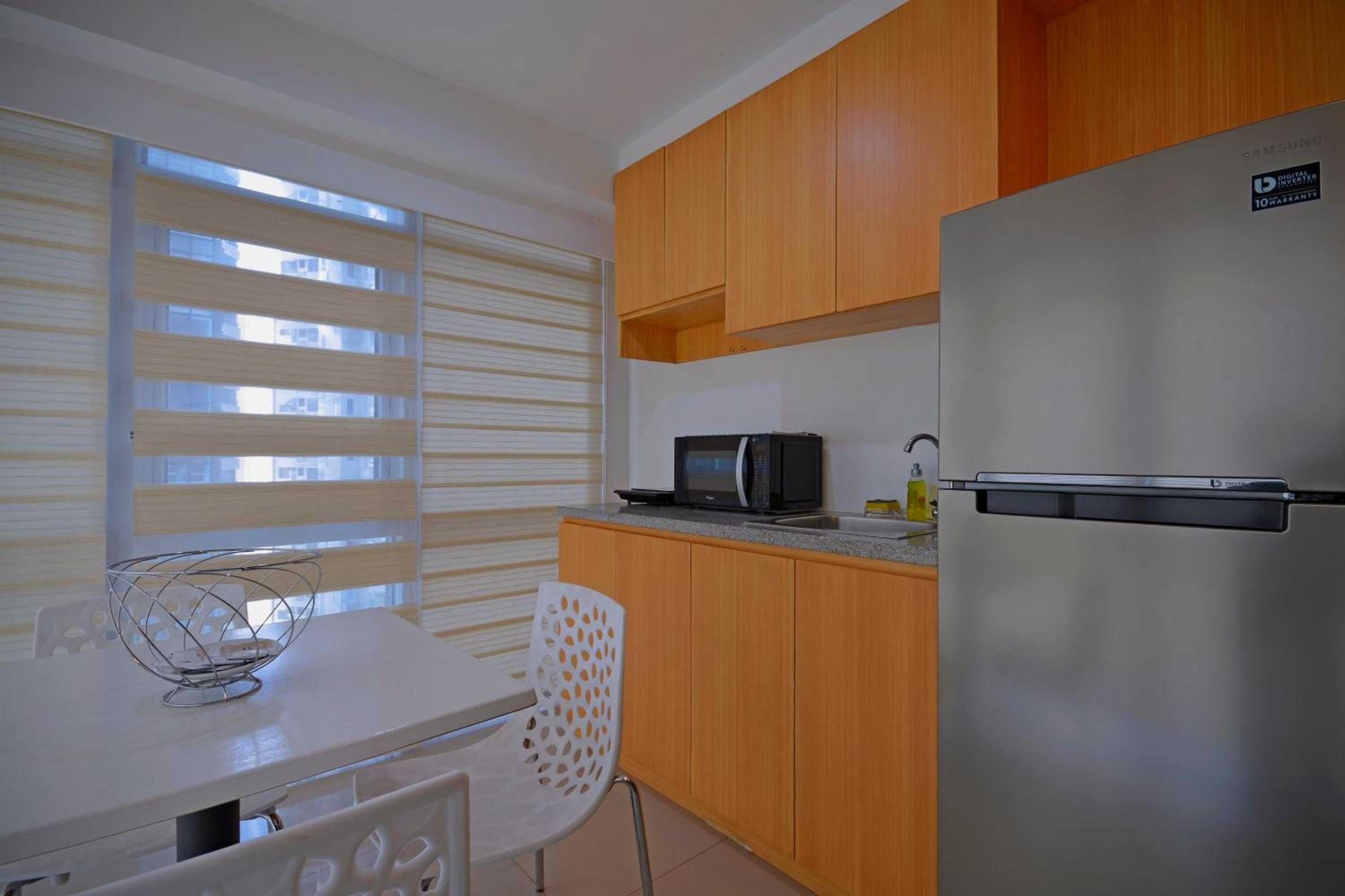 Victoria SOHO Suites, Manila - 24