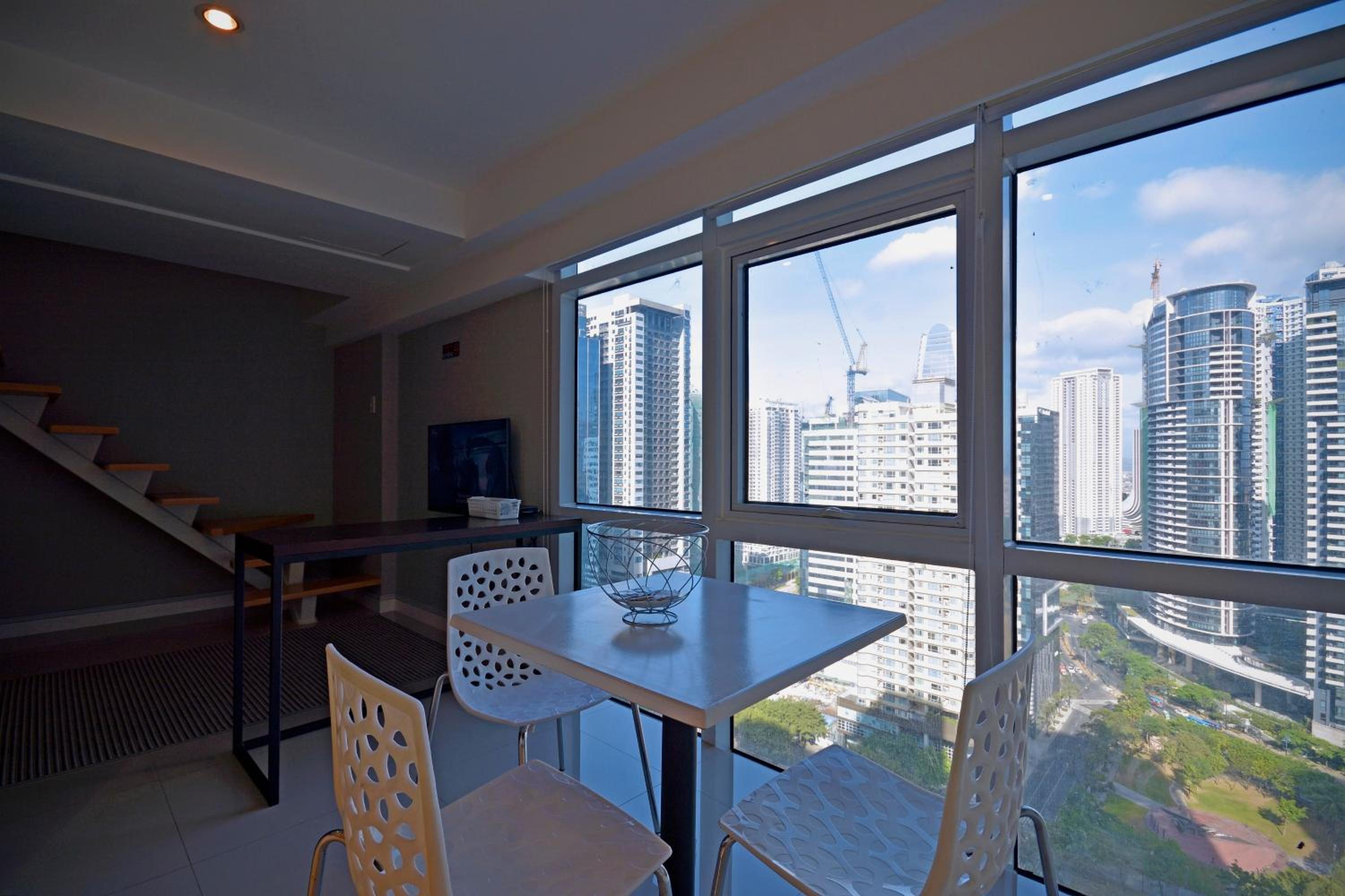 Victoria SOHO Suites