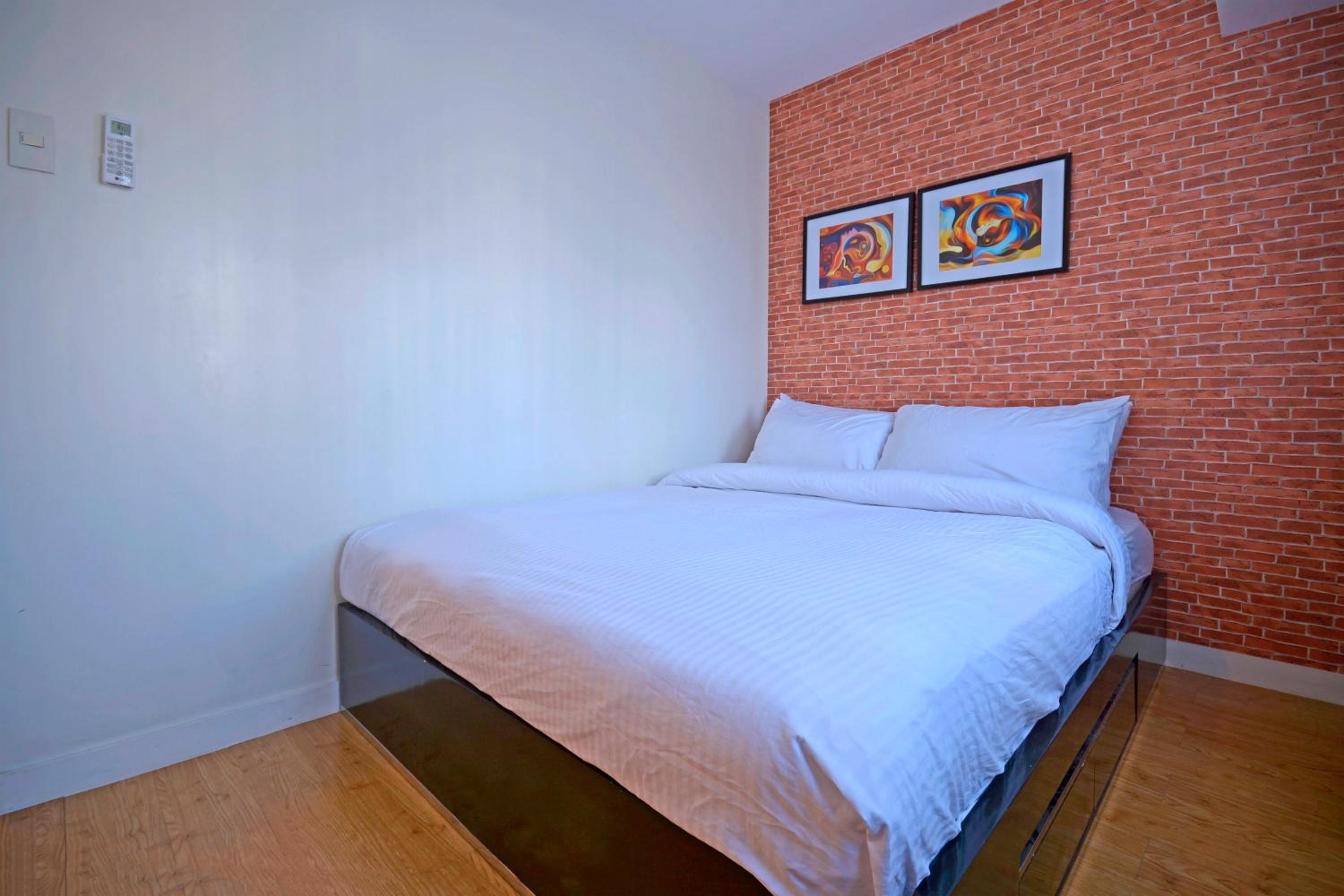 Victoria SOHO Suites