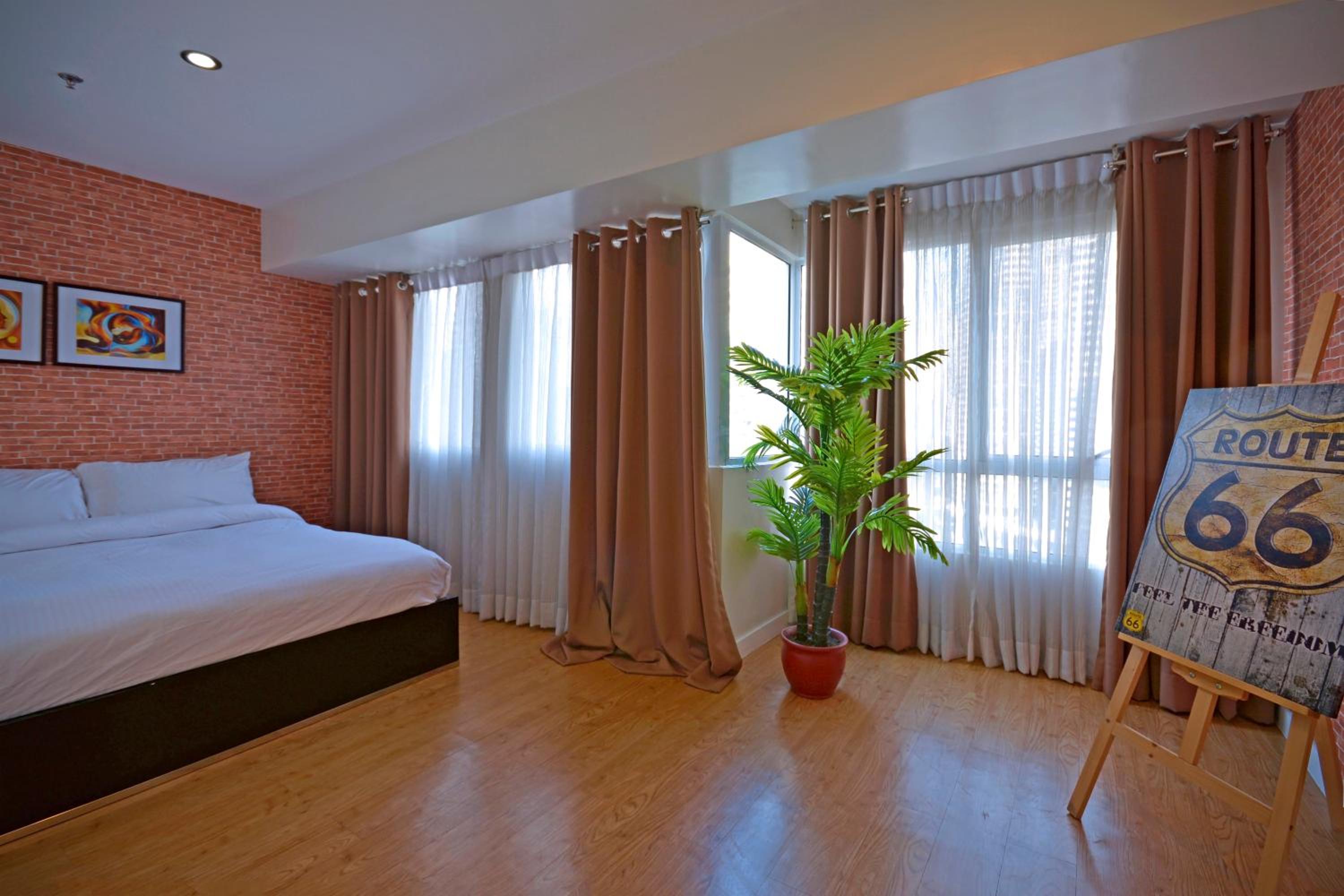 Victoria SOHO Suites