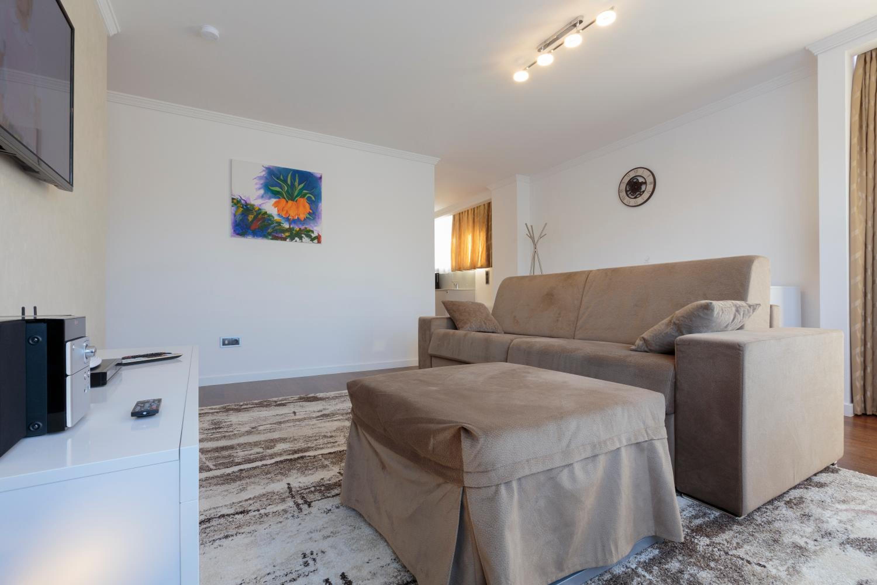 The Queen Luxury Apartments - Villa Vinicia