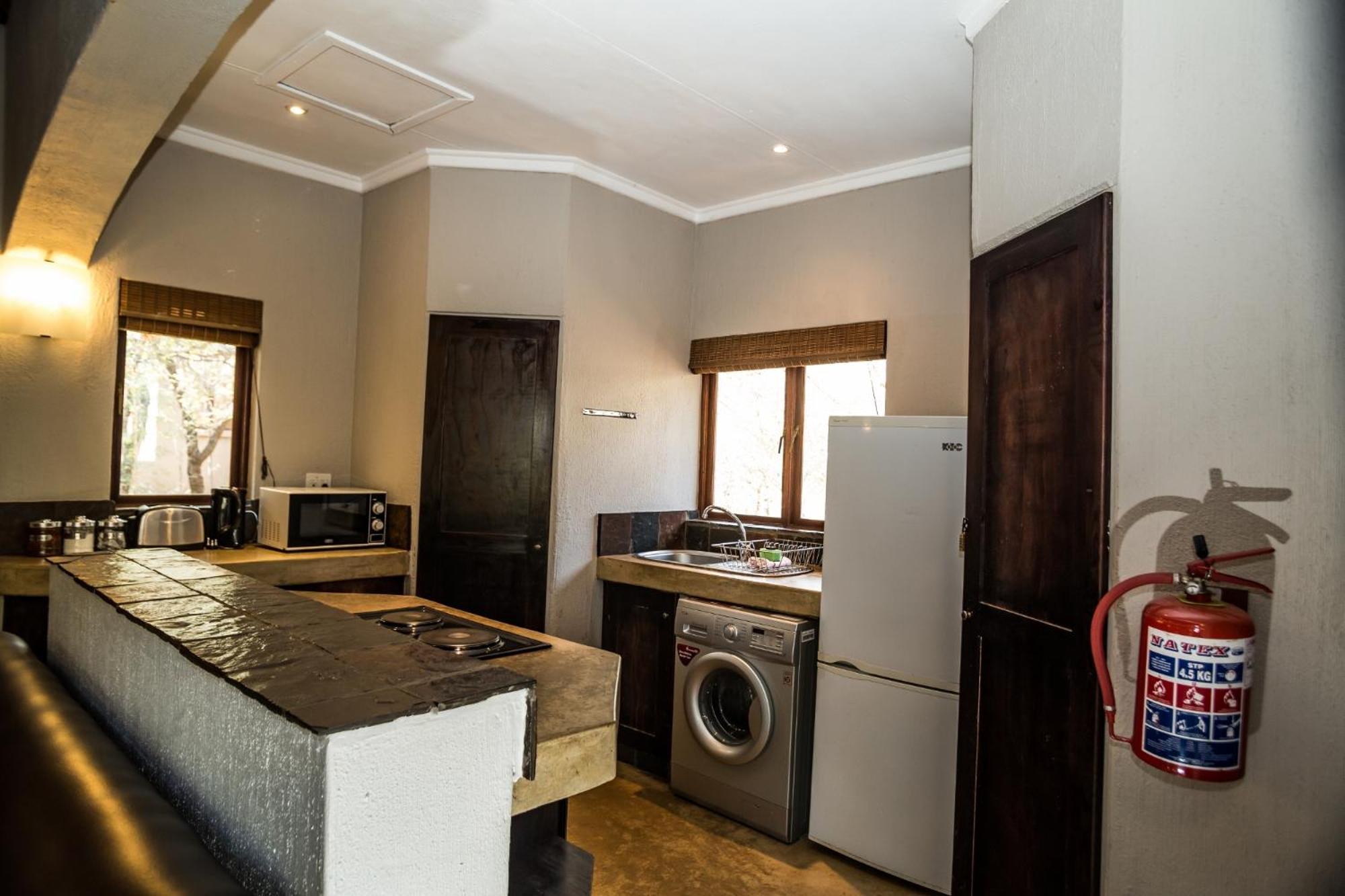 Hoedspruit Raptors Lodge N16