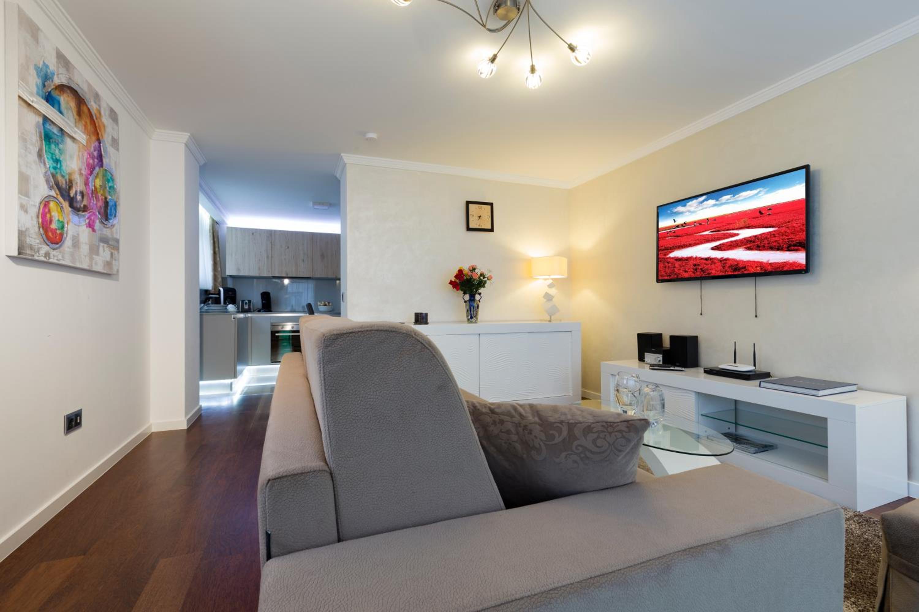 The Queen Luxury Apartments - Villa Vinicia