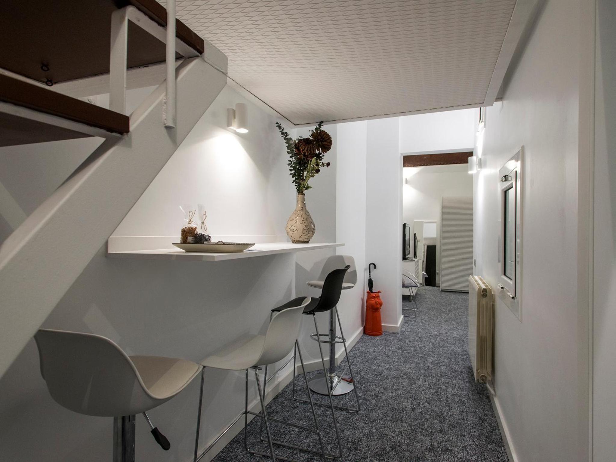 Fewdays Barcelona Apartments