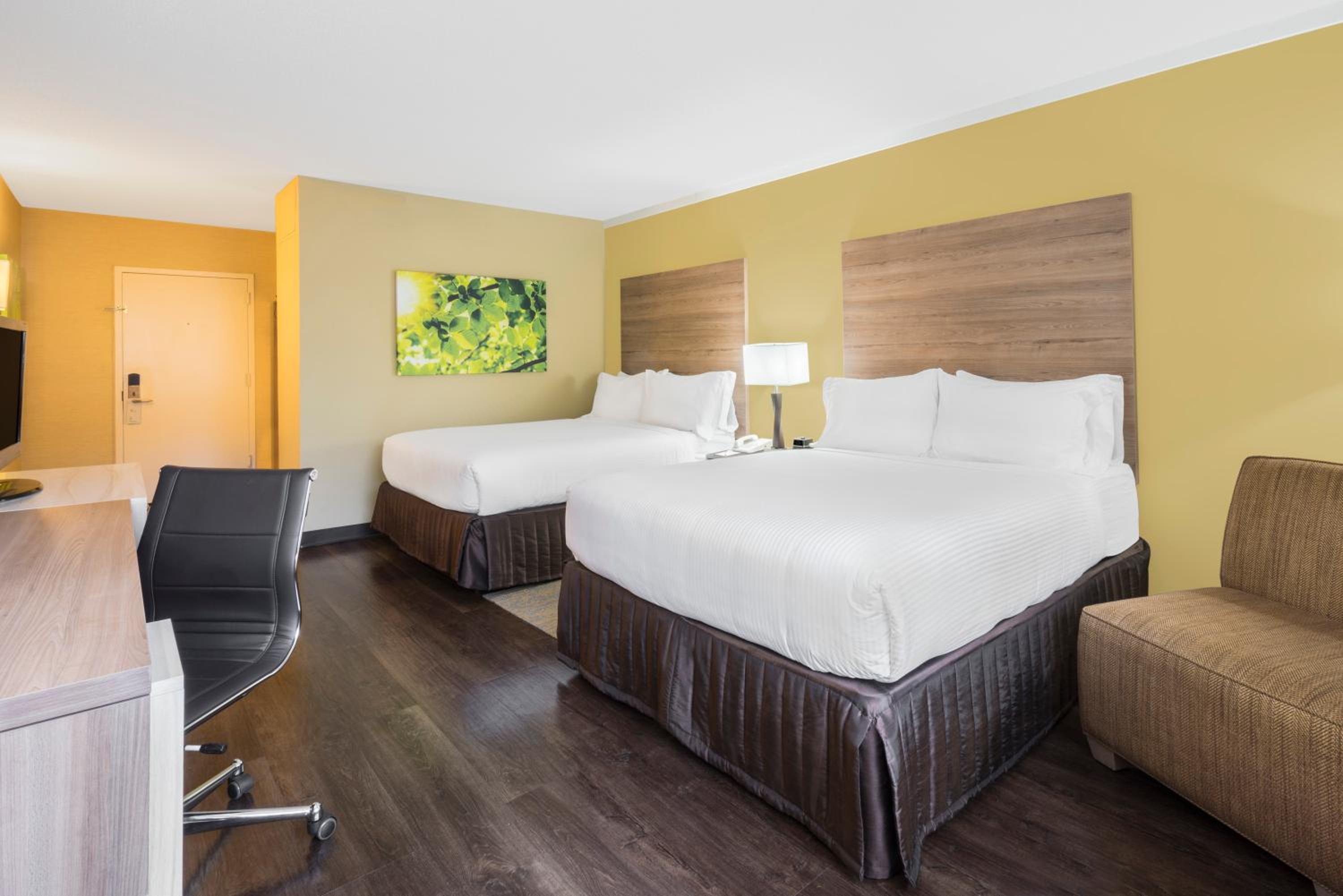 Wyndham Garden Washington DC North-4