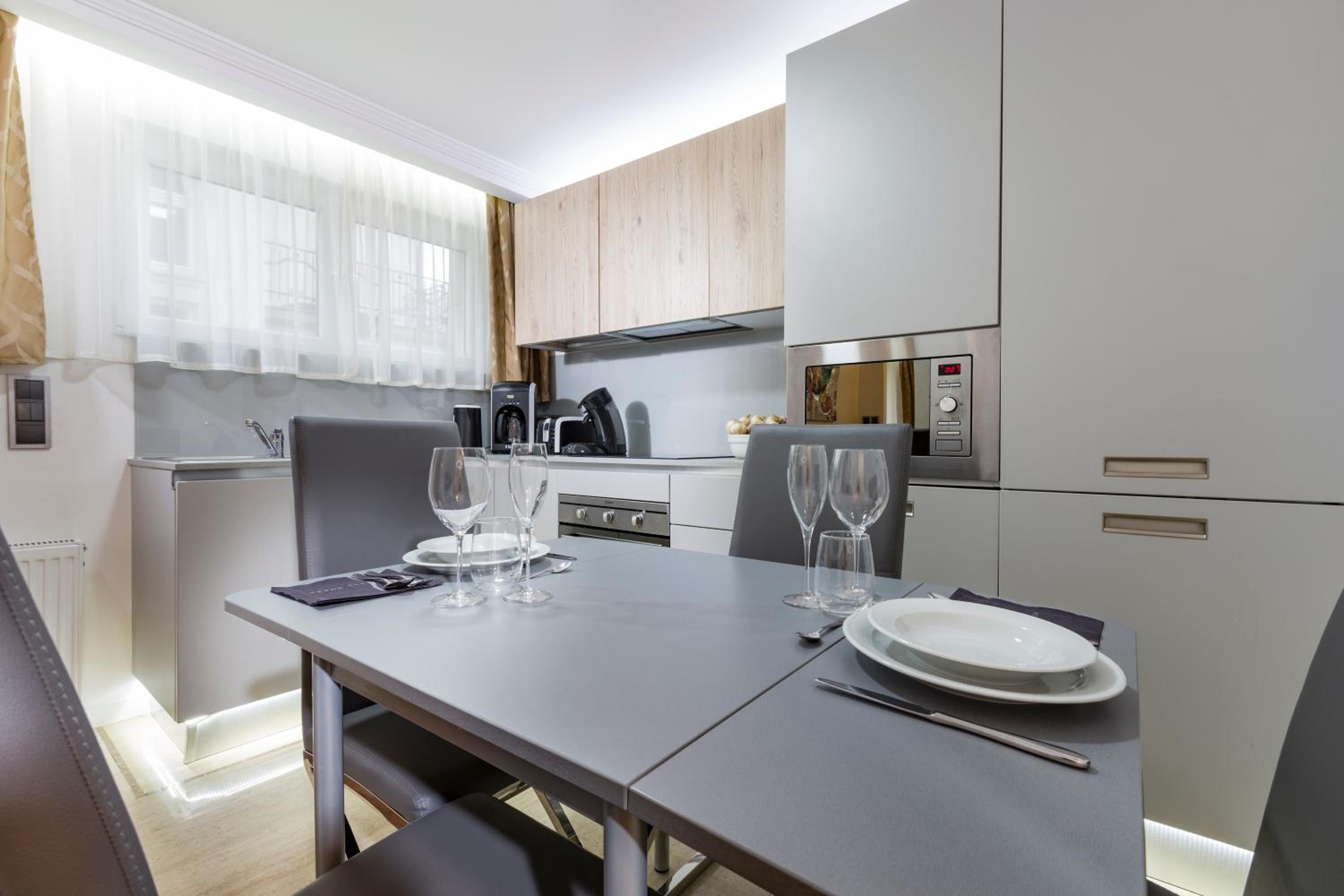 The Queen Luxury Apartments - Villa Vinicia