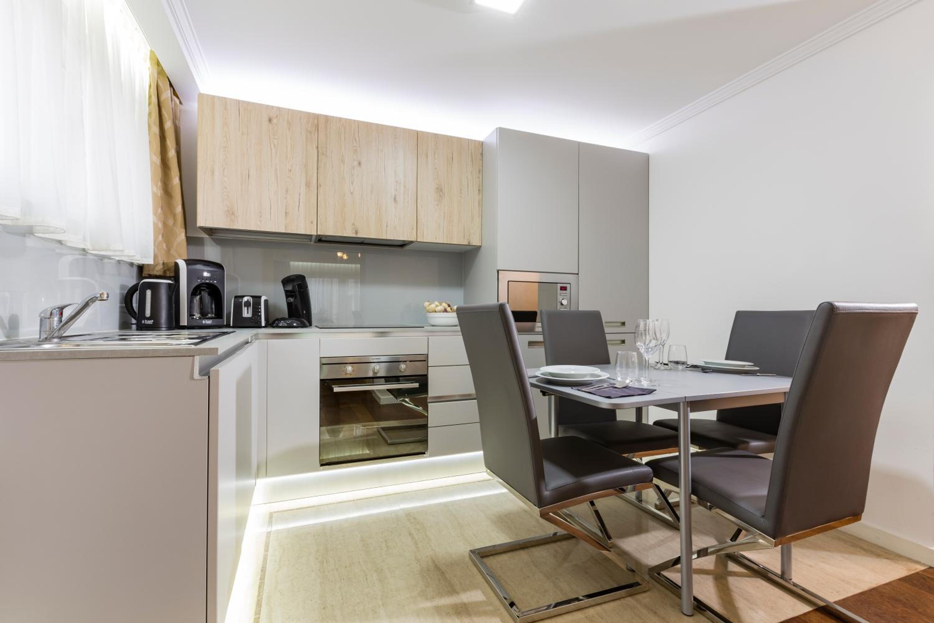 The Queen Luxury Apartments - Villa Vinicia