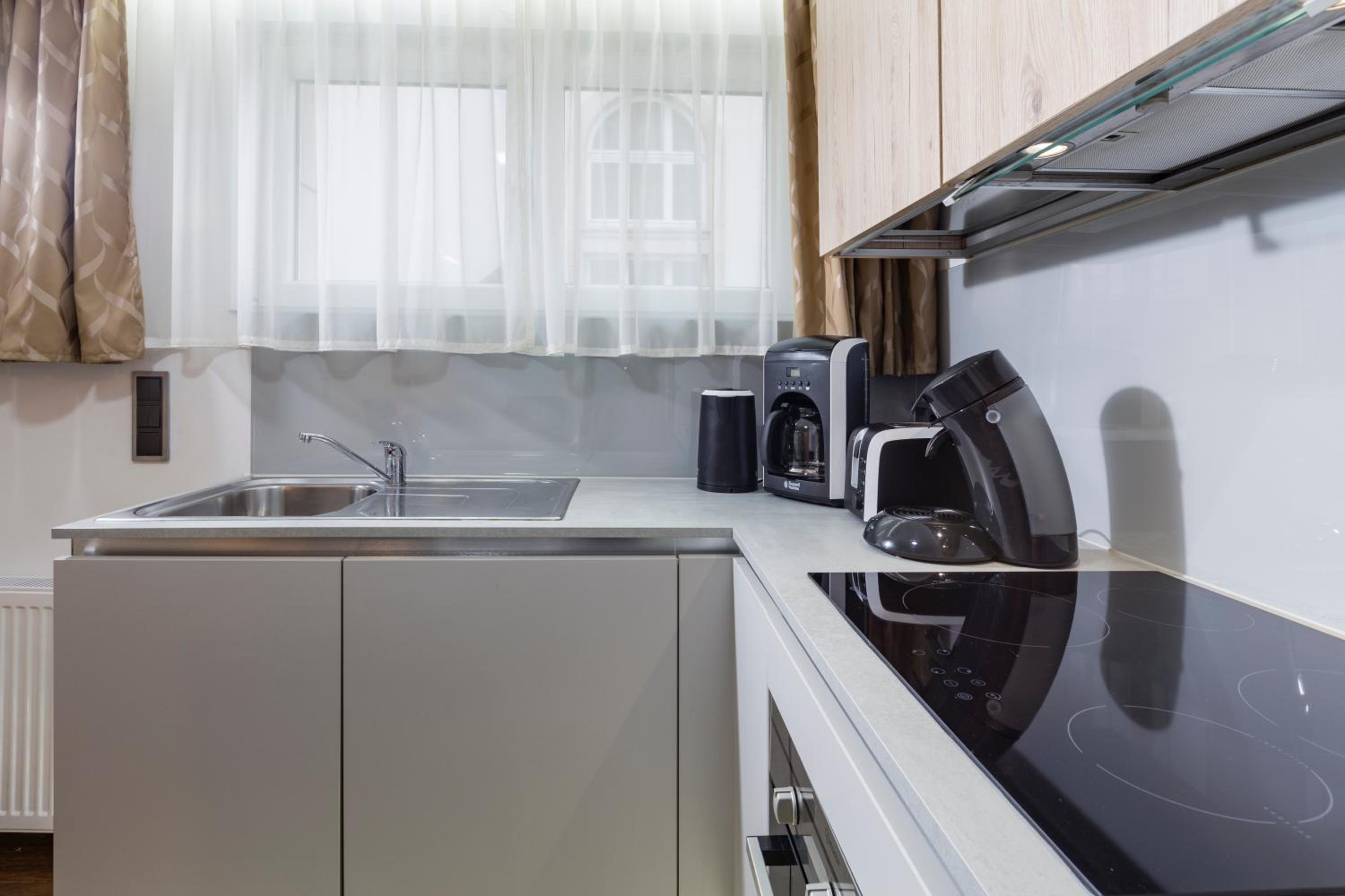 The Queen Luxury Apartments - Villa Vinicia