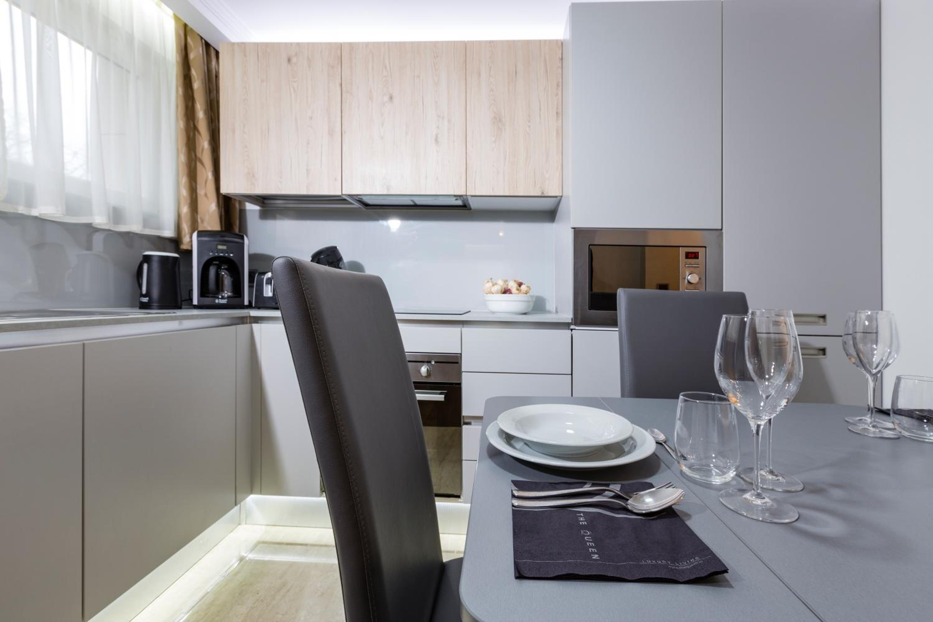 The Queen Luxury Apartments - Villa Vinicia