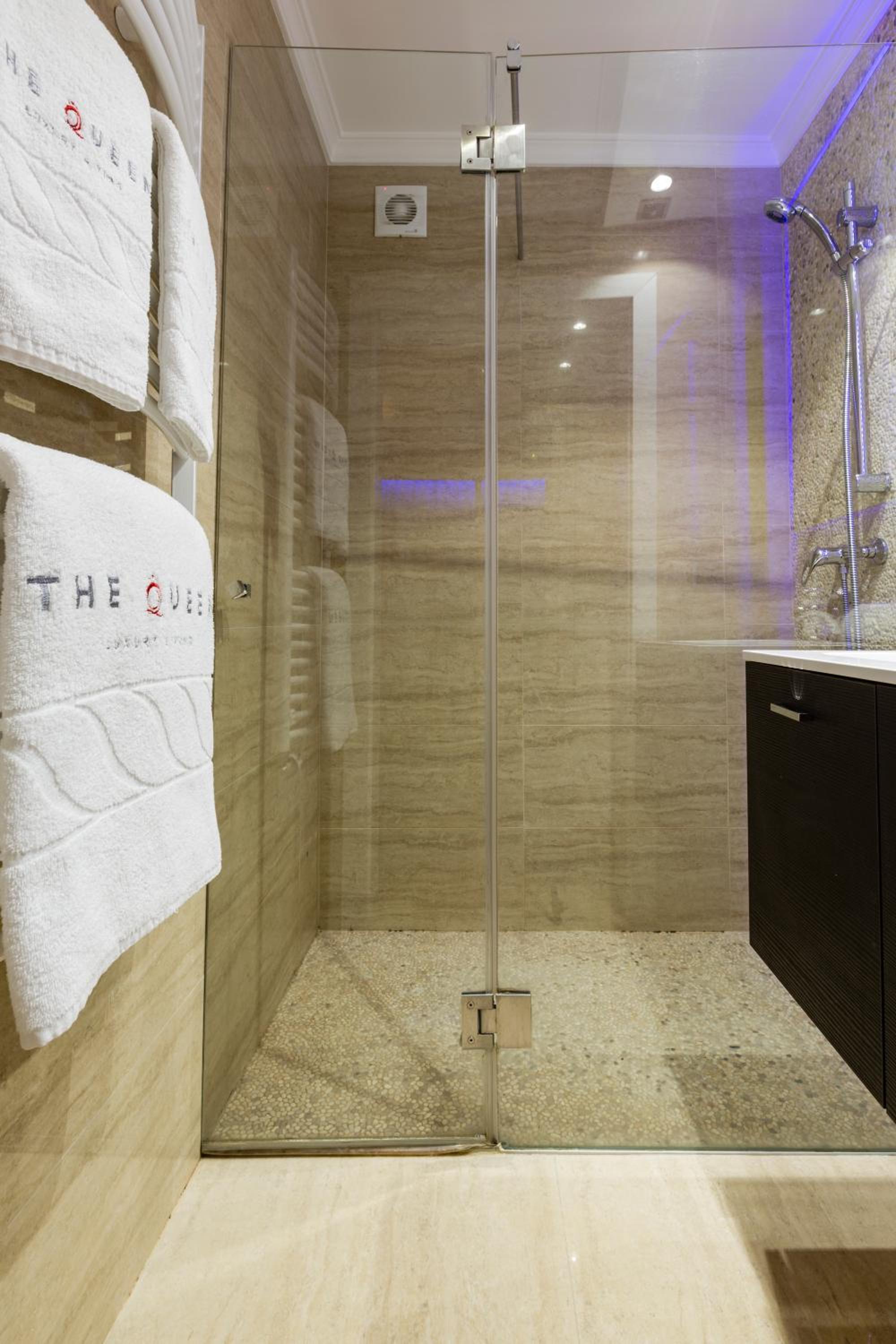The Queen Luxury Apartments - Villa Vinicia