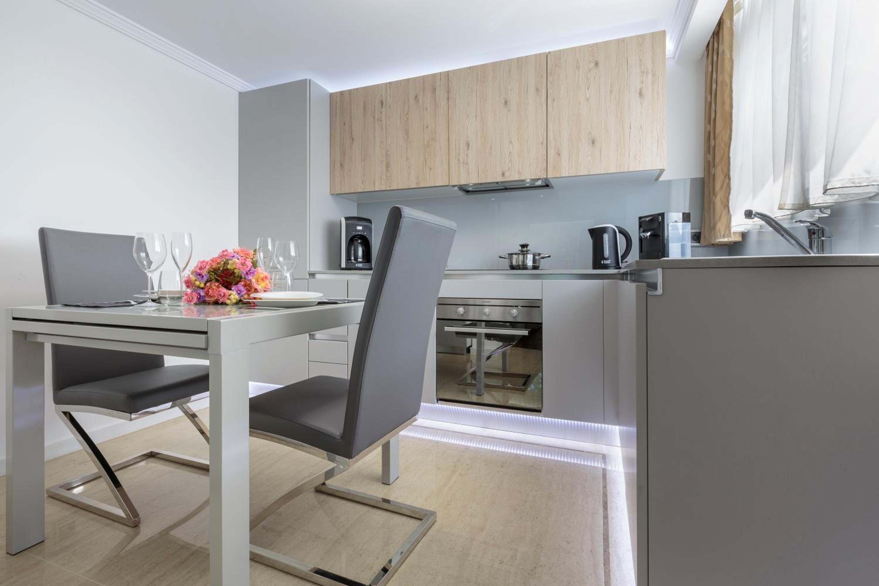 The Queen Luxury Apartments - Villa Vinicia