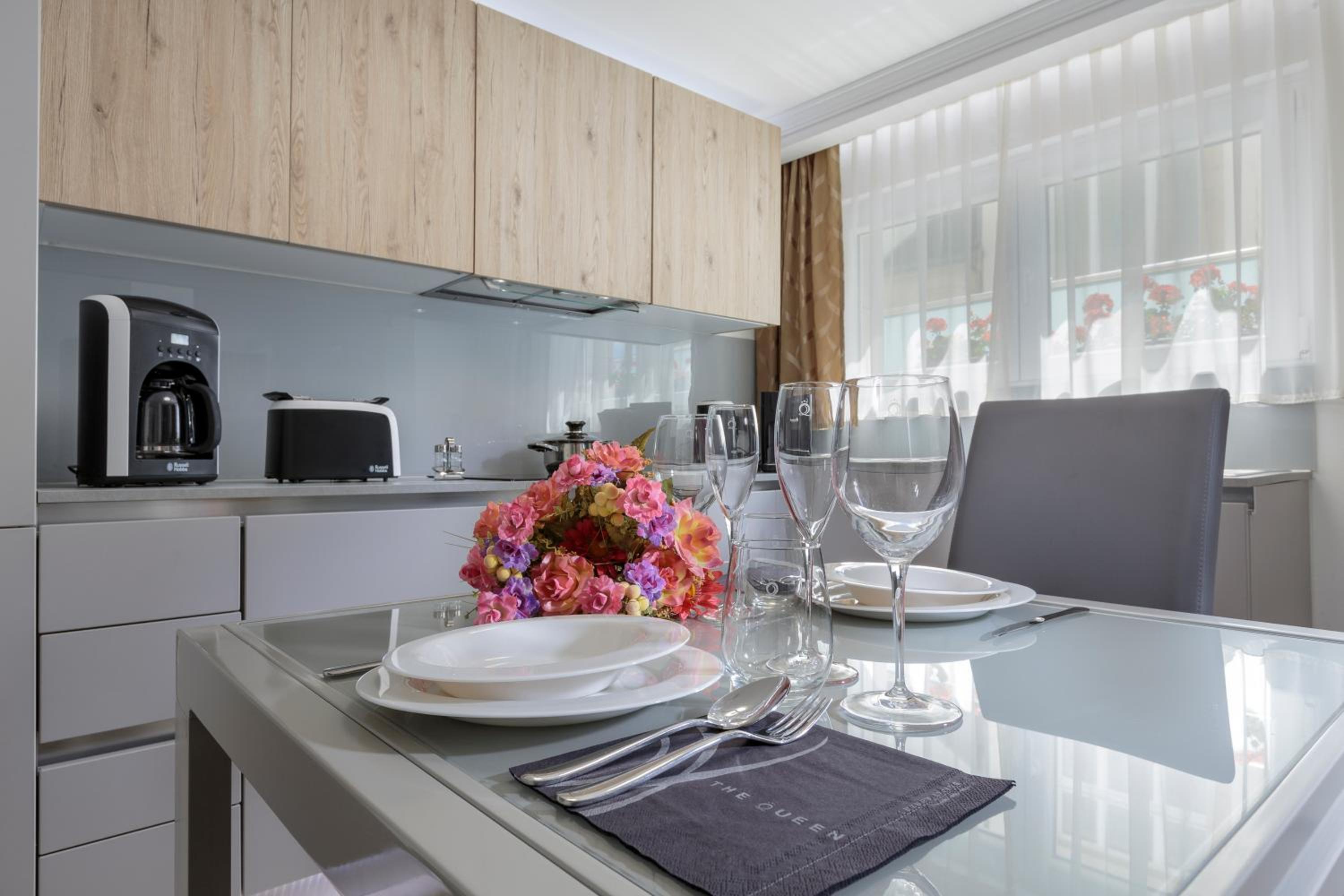 The Queen Luxury Apartments - Villa Vinicia