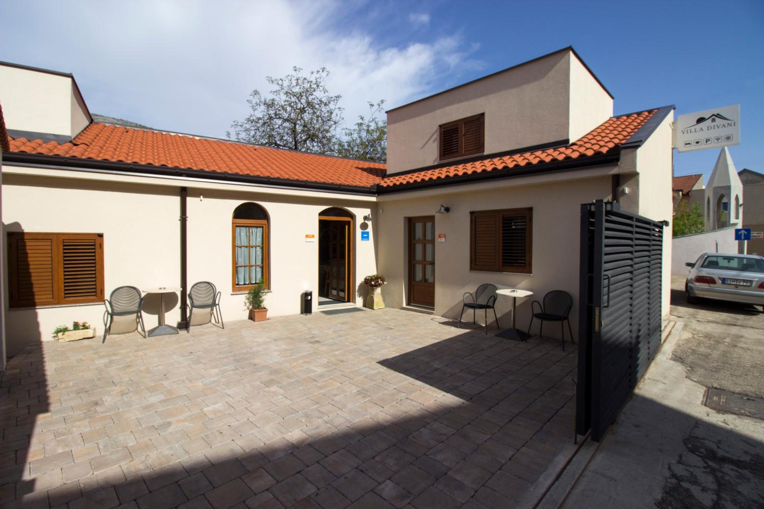 Villa Divani