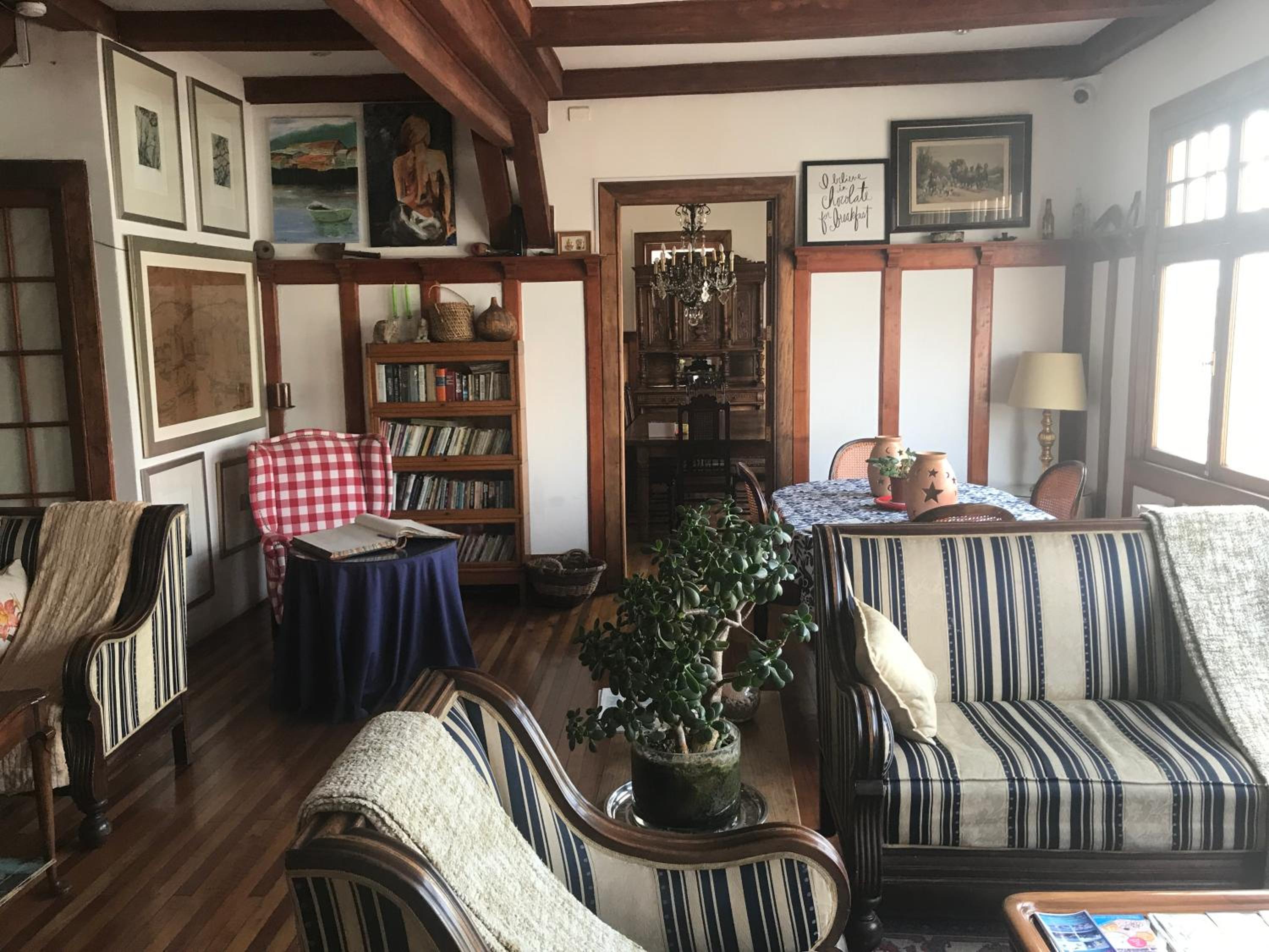 Chocolate Manor House Hotel Boutique
