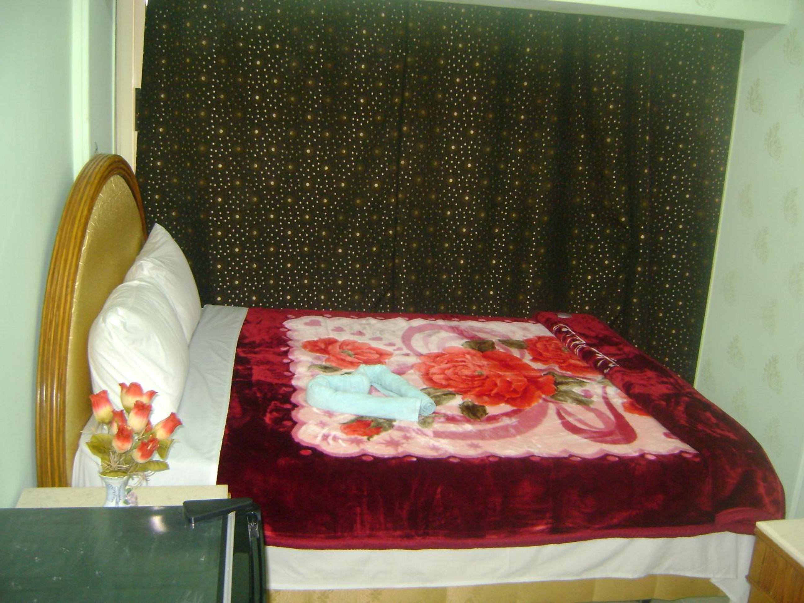 Isis Hostel 2