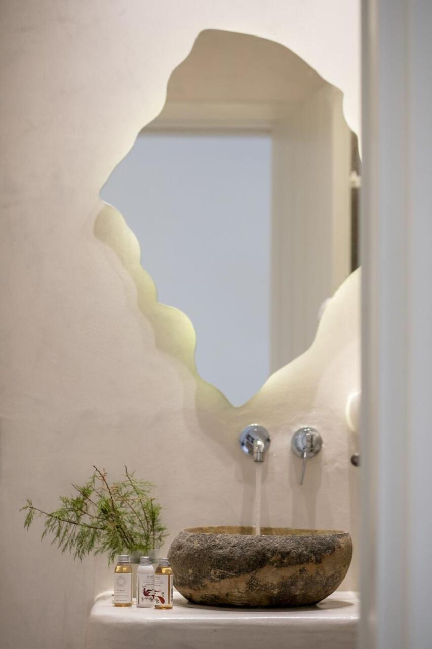 Naxos Petite Studios