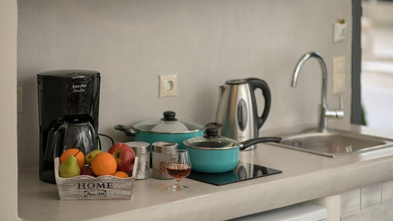 Naxos Petite Studios